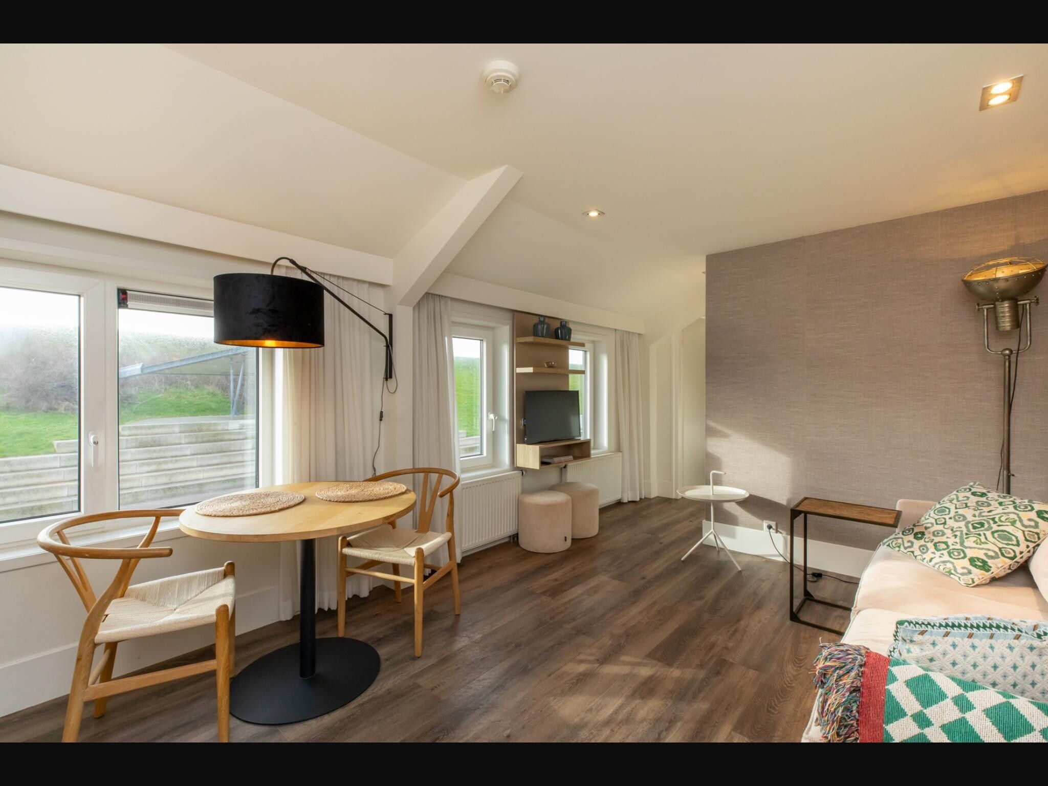 De eetkamer van Overnachten in Zoutelande  Comfortabel Appartement Langstraat 5A in Zoutelande