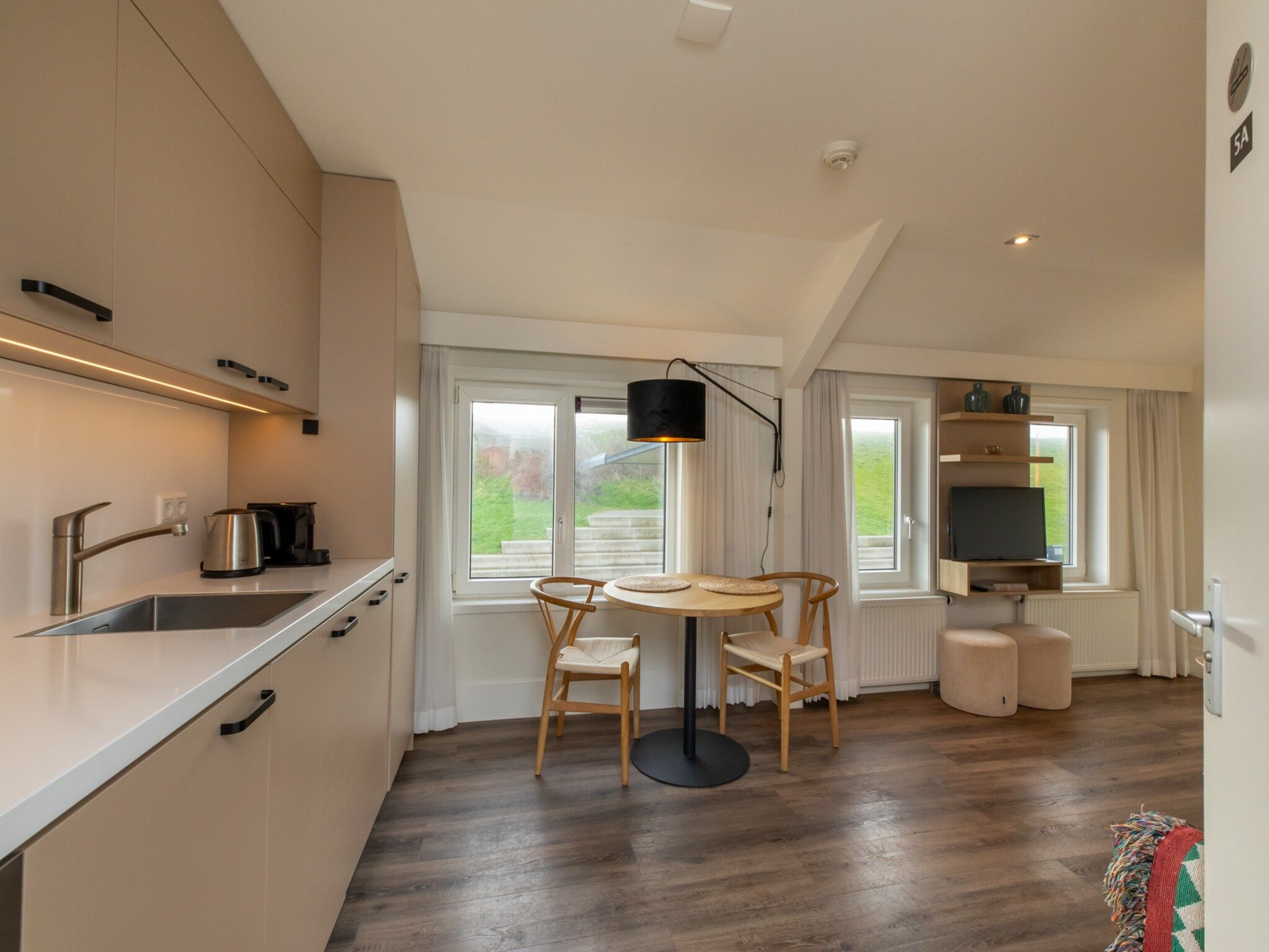 De keuken van Overnachten in Zoutelande  Comfortabel Appartement Langstraat 5A in Zoutelande
