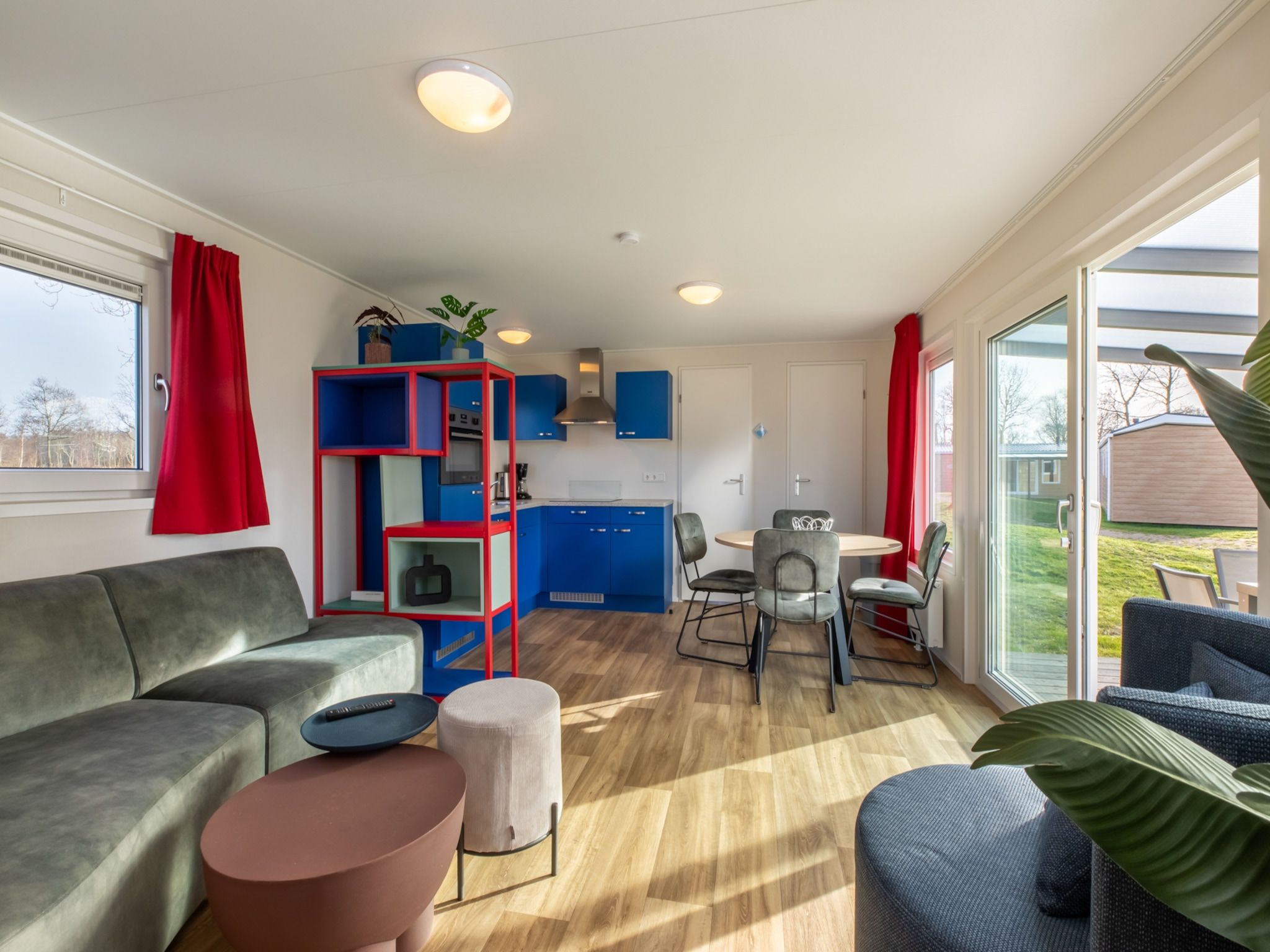 De woonkamer van Chalet - Camping de Duinhoeve 'Bosdier' in Burgh-Haamstede