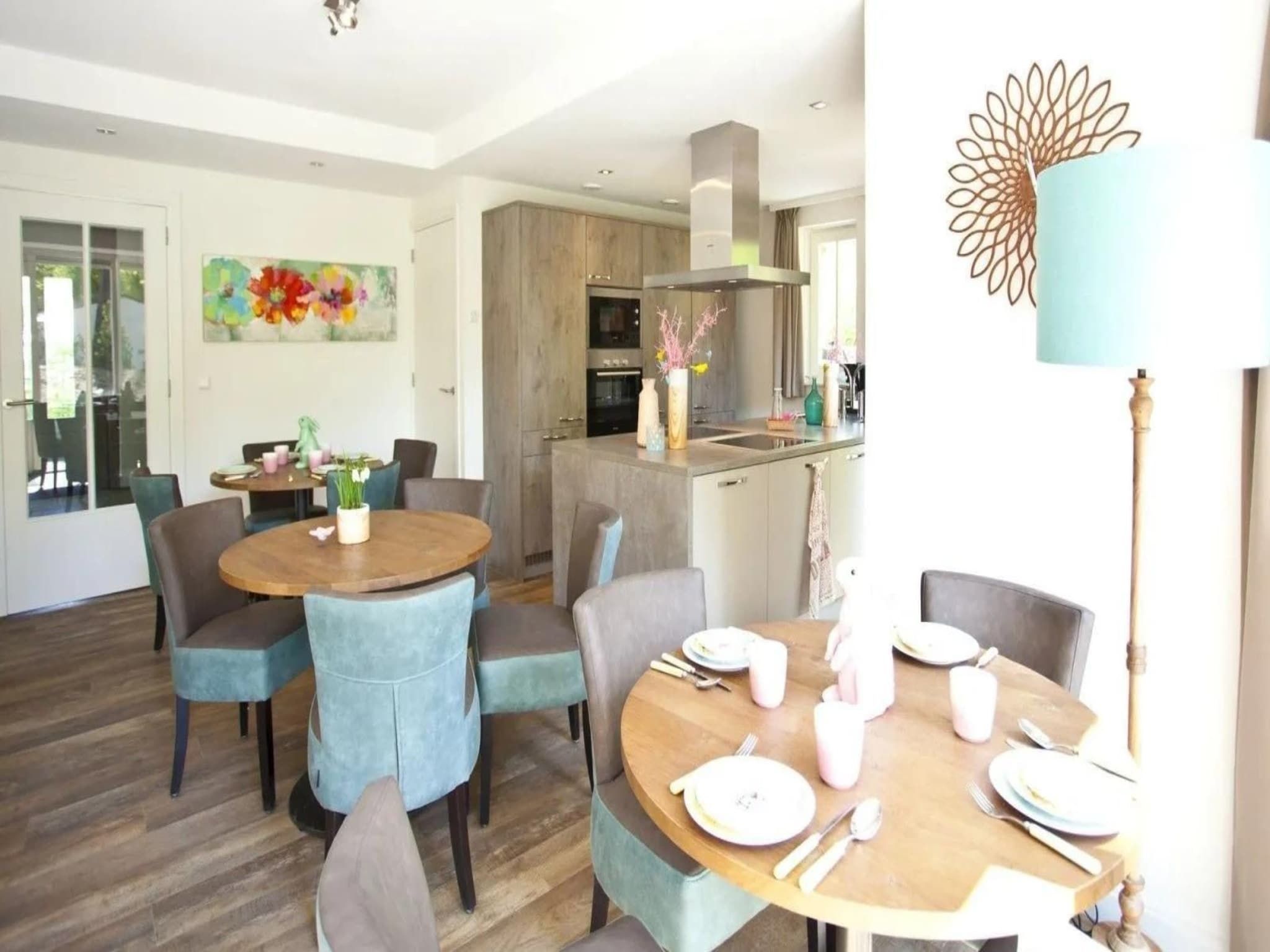 De eetkamer van Group accommodation 20 in Otterlo