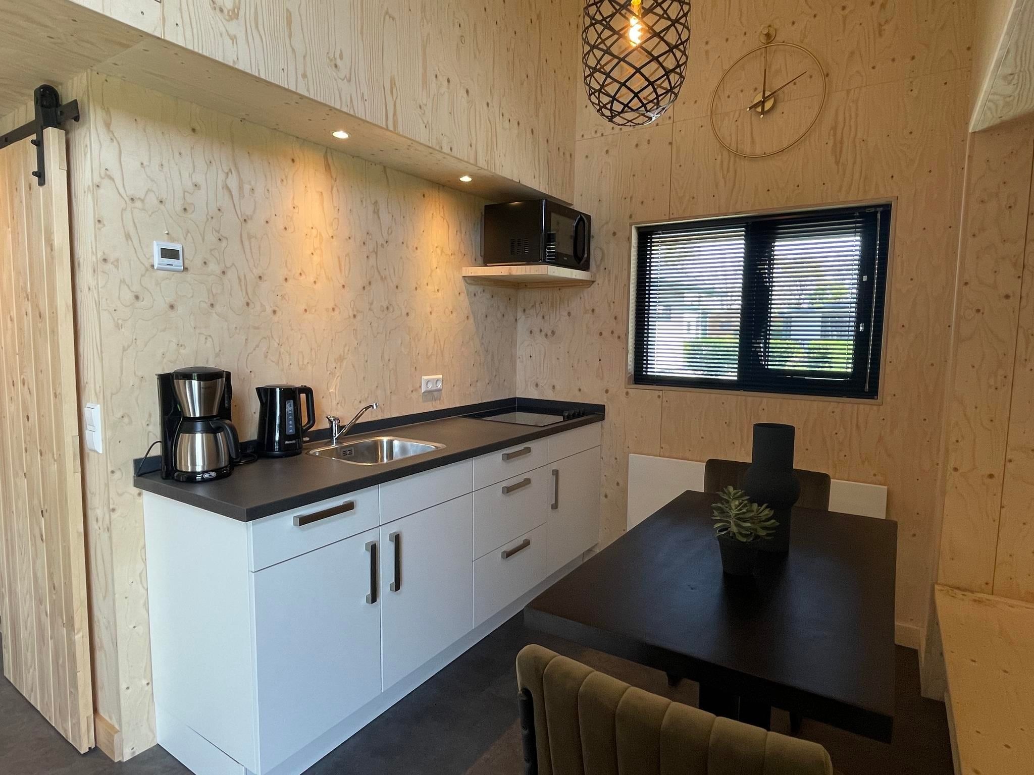 De keuken van Tiny House  4 personen in West-Graftdijk