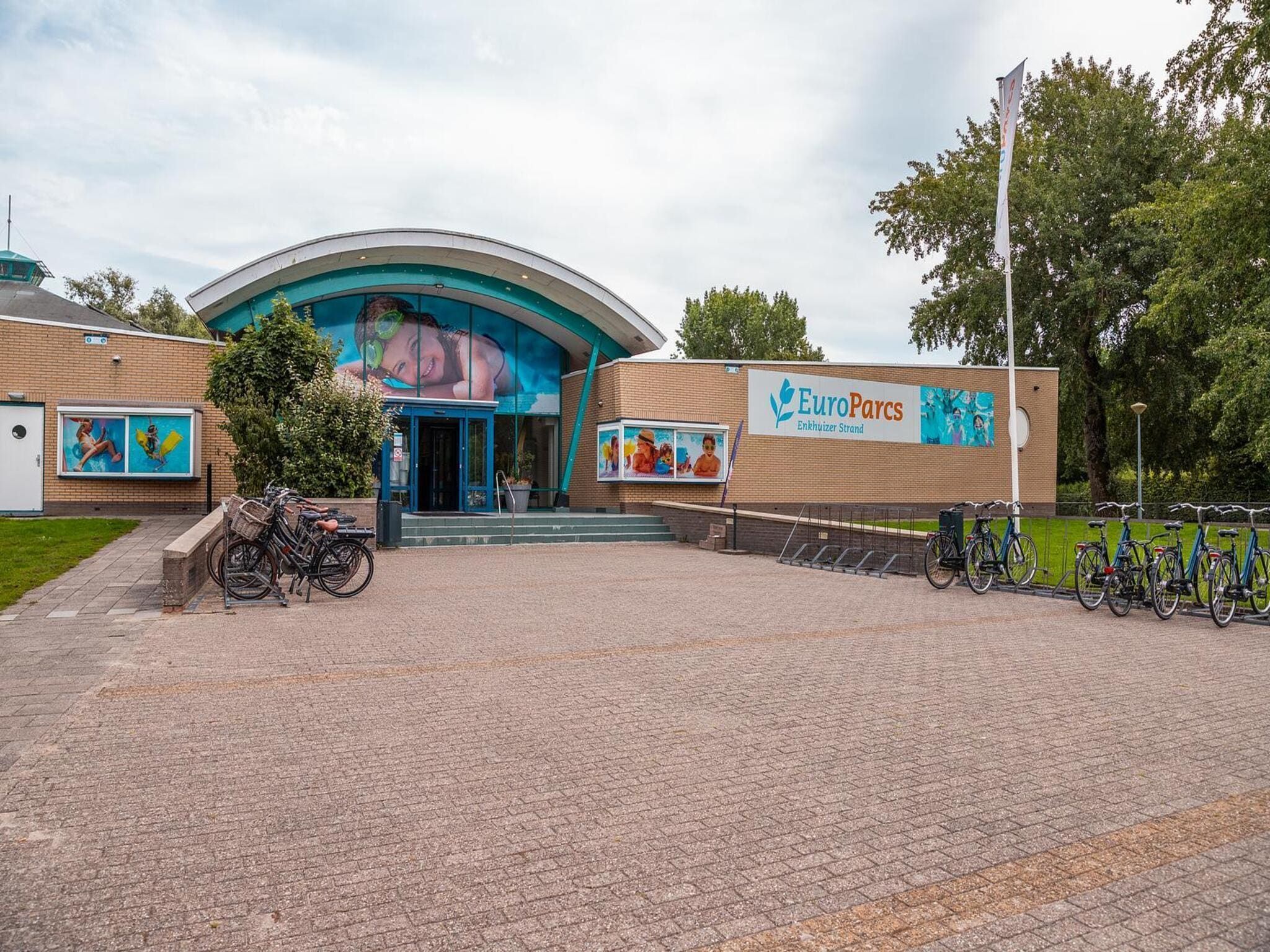 Parkfaciliteiten bij Cube Split Culinair Sauna 4 in Enkhuizen