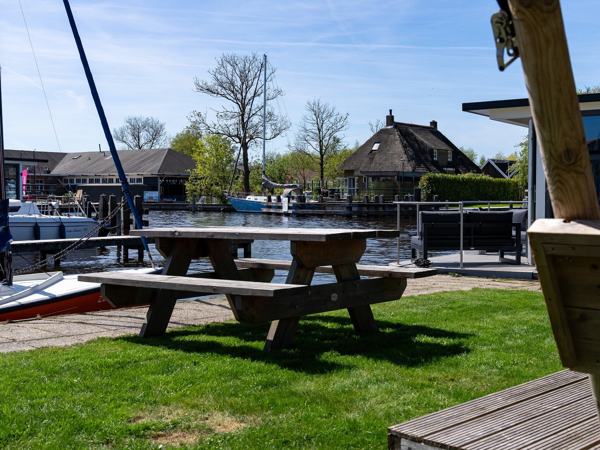 Het terras van Safari tent Heeg 4 persons in Heeg