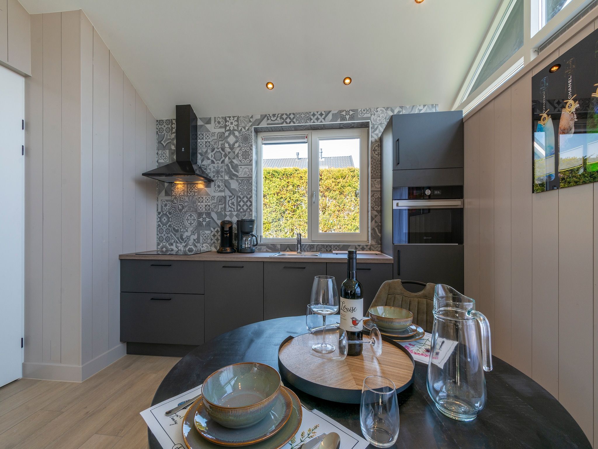 De keuken van Wellness Villa Azure in Julianadorp