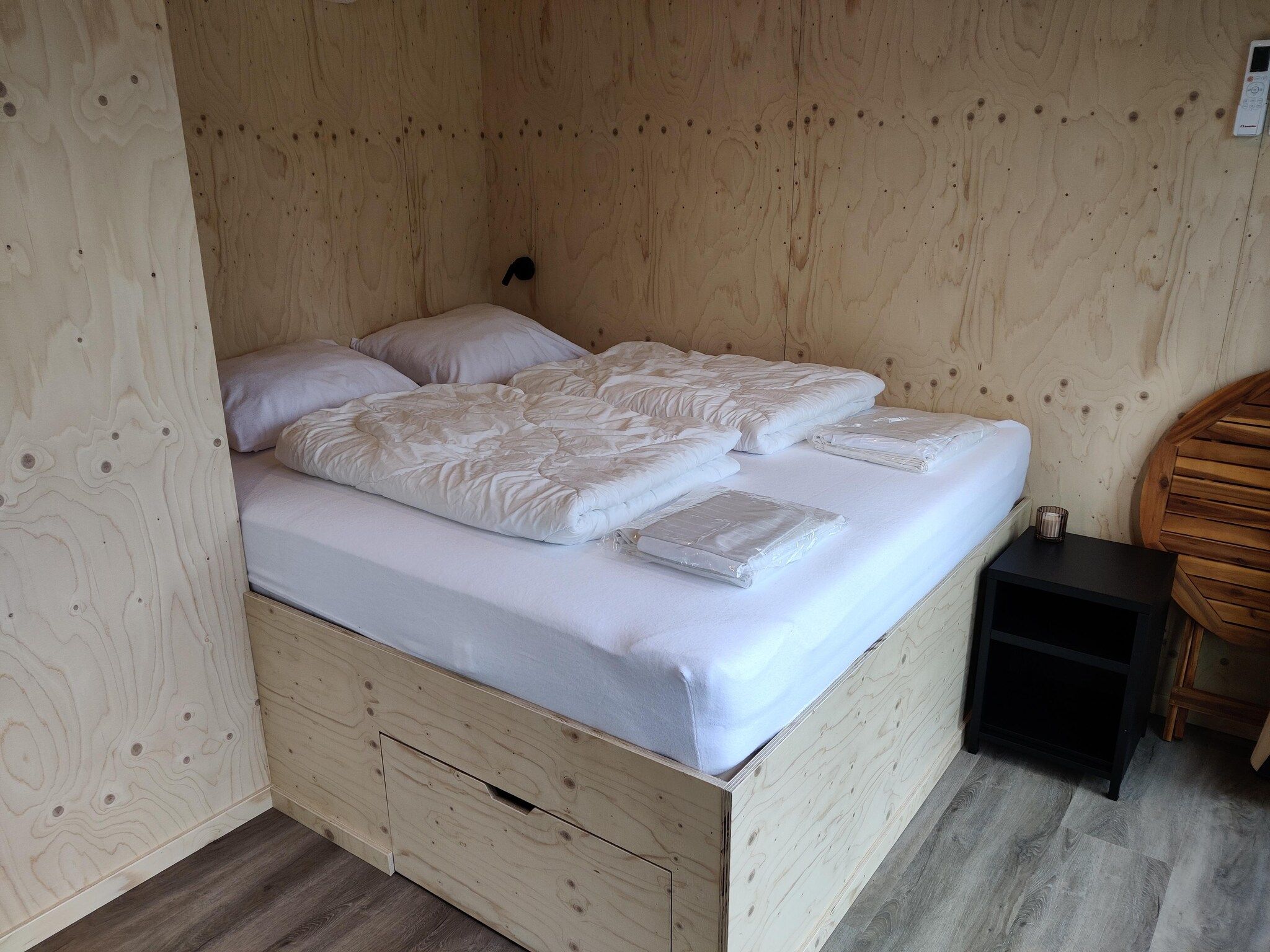 Een slaapkamer van Wetland Cabin 2 persoons (op Boetiekpark de Kas, Scherpenzeel, Friesland) in Scherpenzeel
