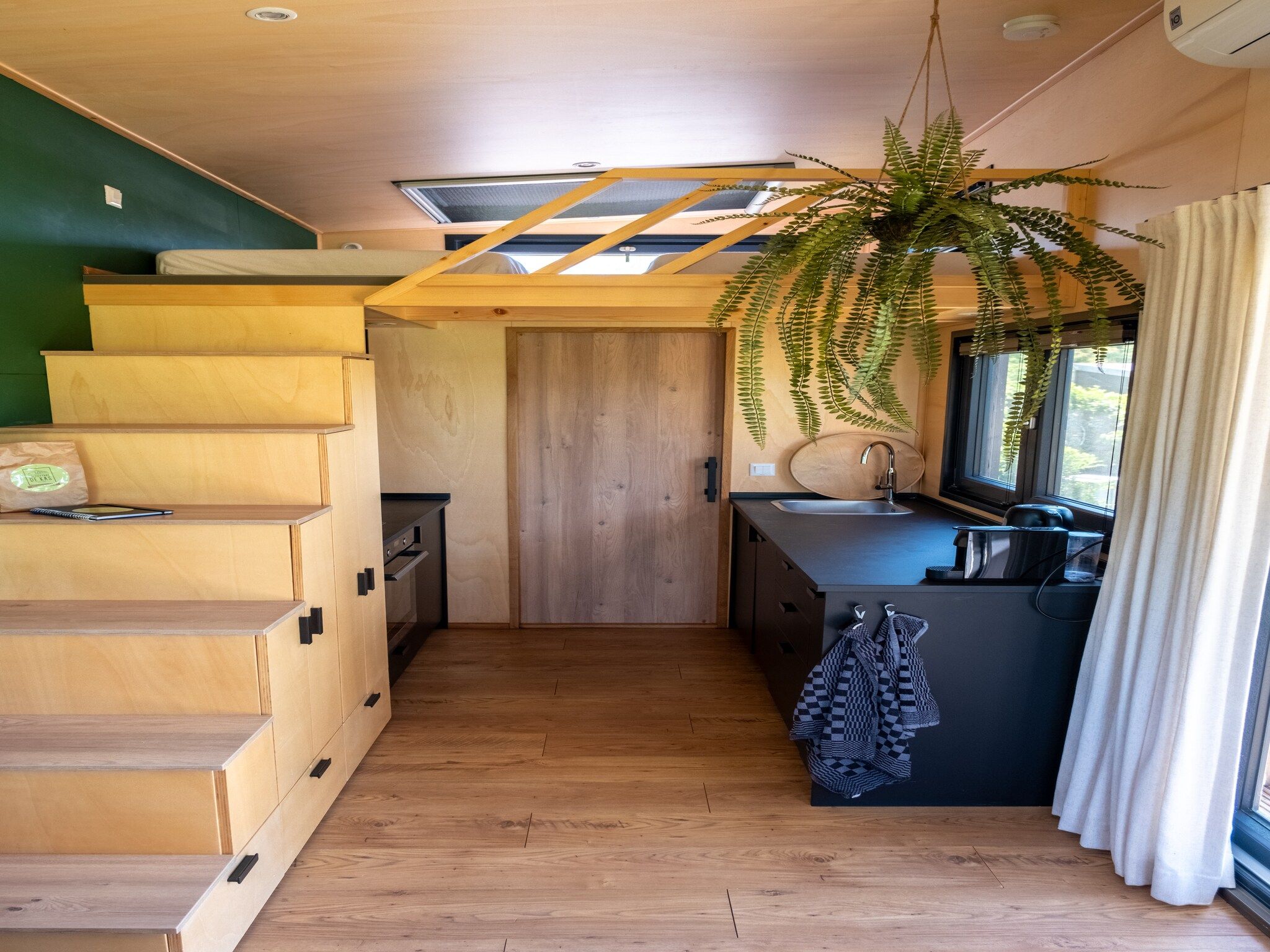 De keuken van Groepsaccommodatie voor 20 personen + 5 Tiny Greenhouses voor 2 tot 4 personen in Scherpenzeel (FR)