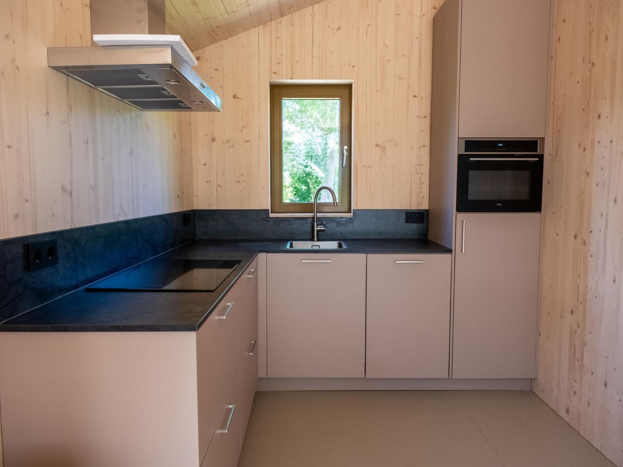 De keuken van Groepsruimte i.c.m. 4 tiny greenhouses in Scherpenzeel