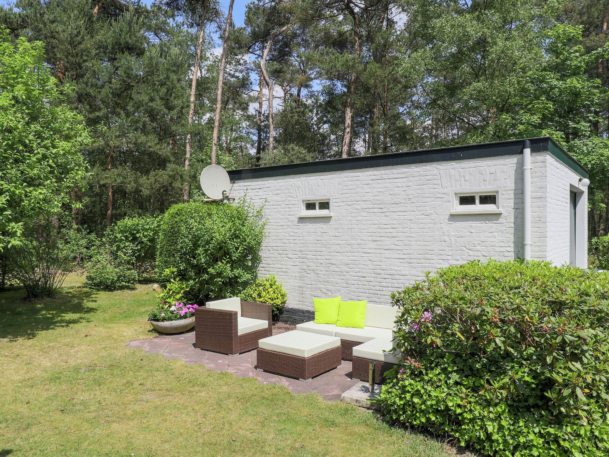 Het terras van Ruischende Dennen in Huybergen