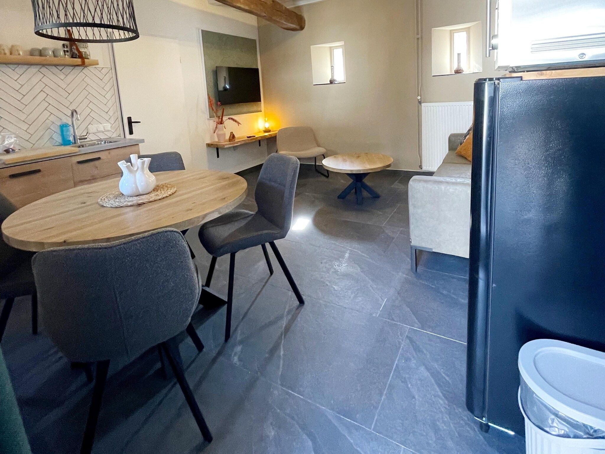 De eetkamer van Valleyview Cottages - NR18 in Voerendaal