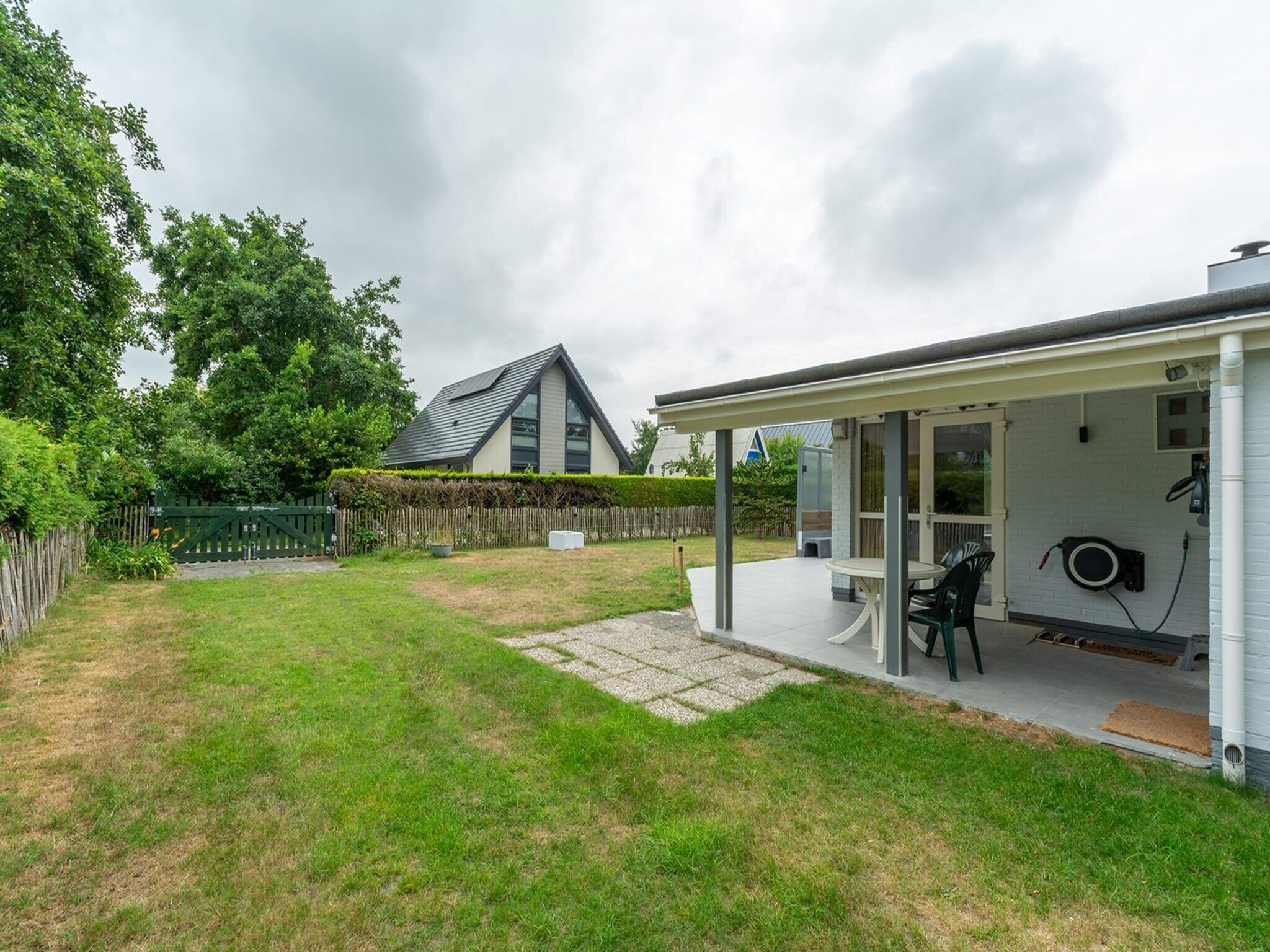 De tuin van Duinland 65 in Sint Maartenszee