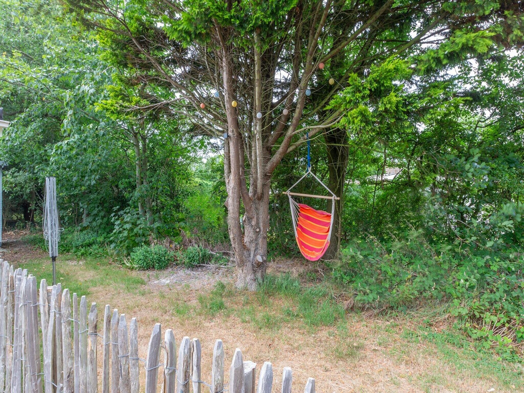De tuin van Duinland 65 in Sint Maartenszee