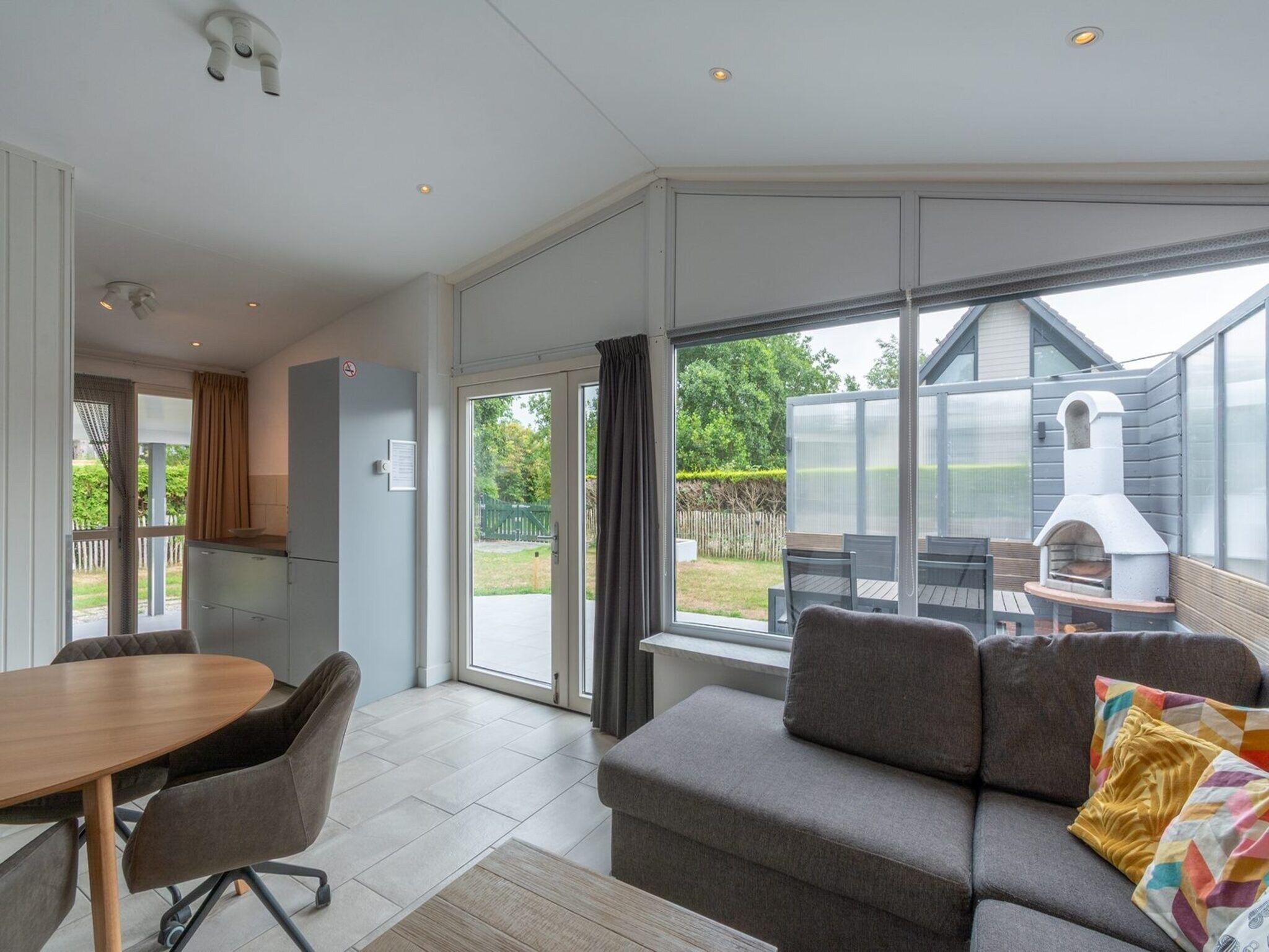 De woonkamer van Duinland 65 in Sint Maartenszee