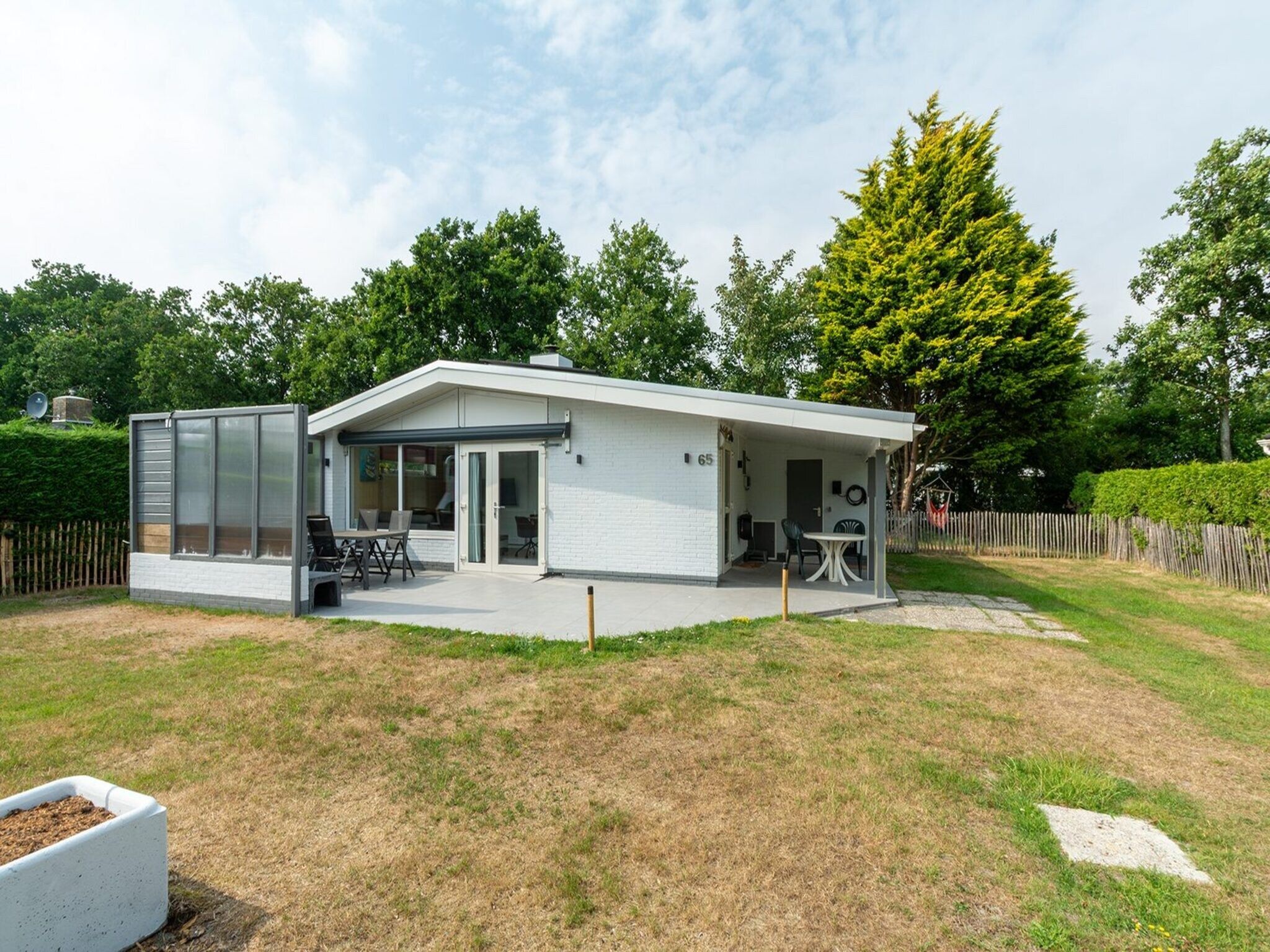 De buitenkant van Duinland 65 in Sint Maartenszee