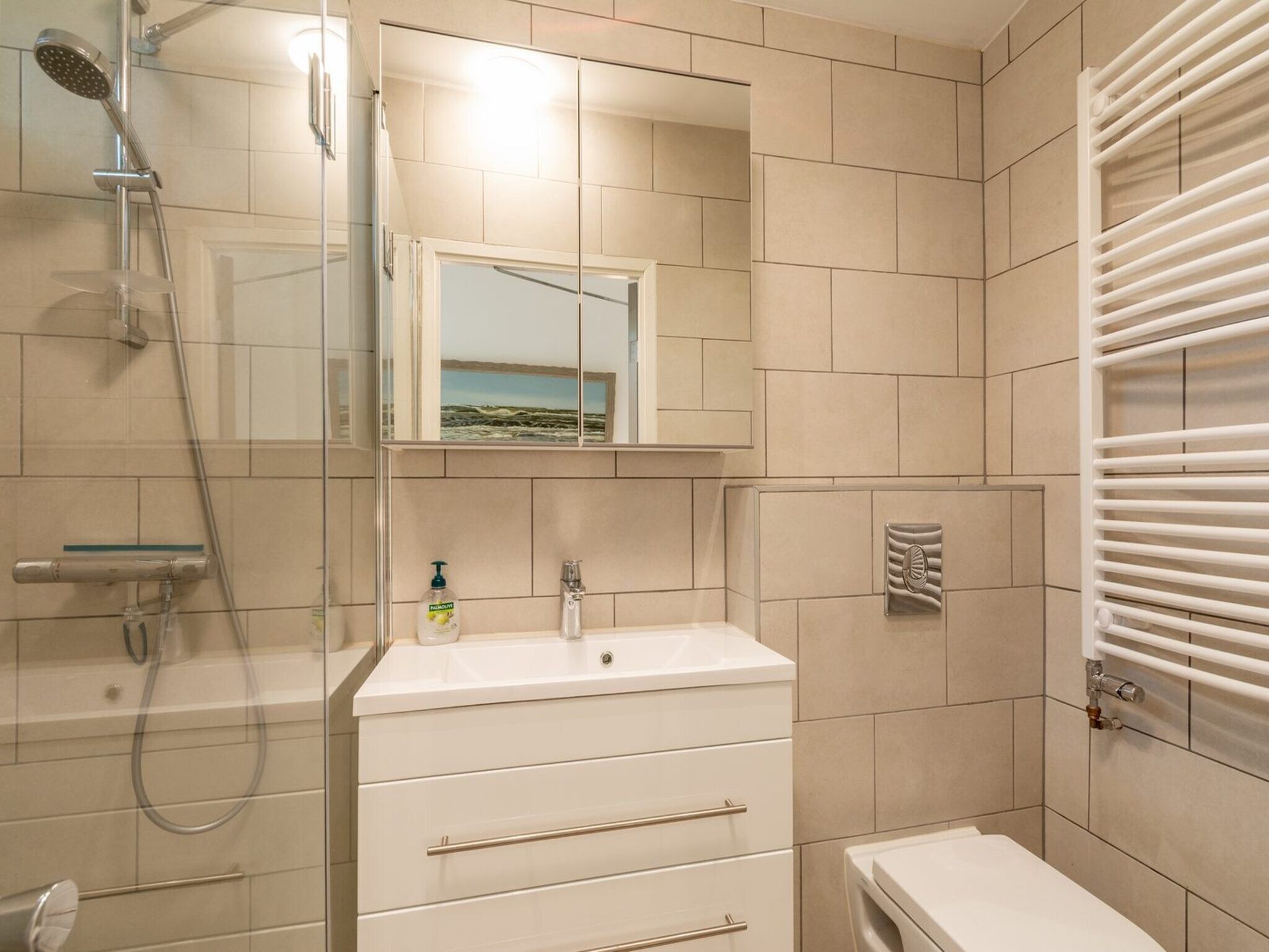 De badkamer van Duinland 65 in Sint Maartenszee
