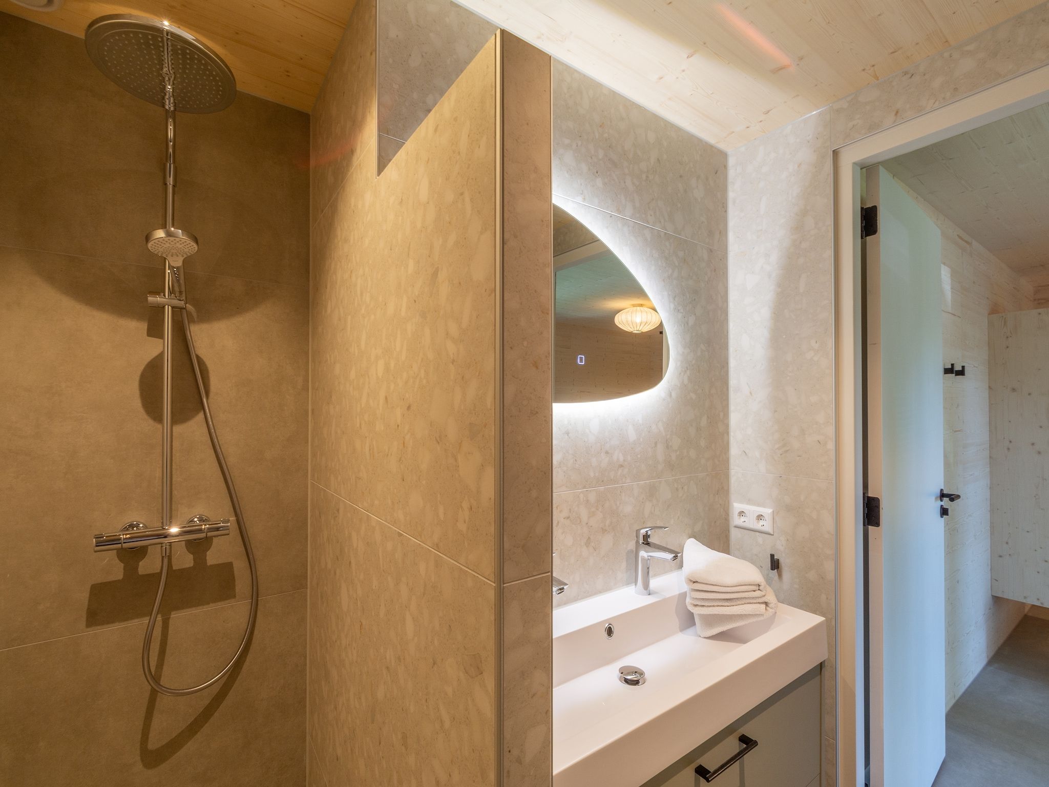 De badkamer van Belkmer Beachhouse in Sint Maartenszee