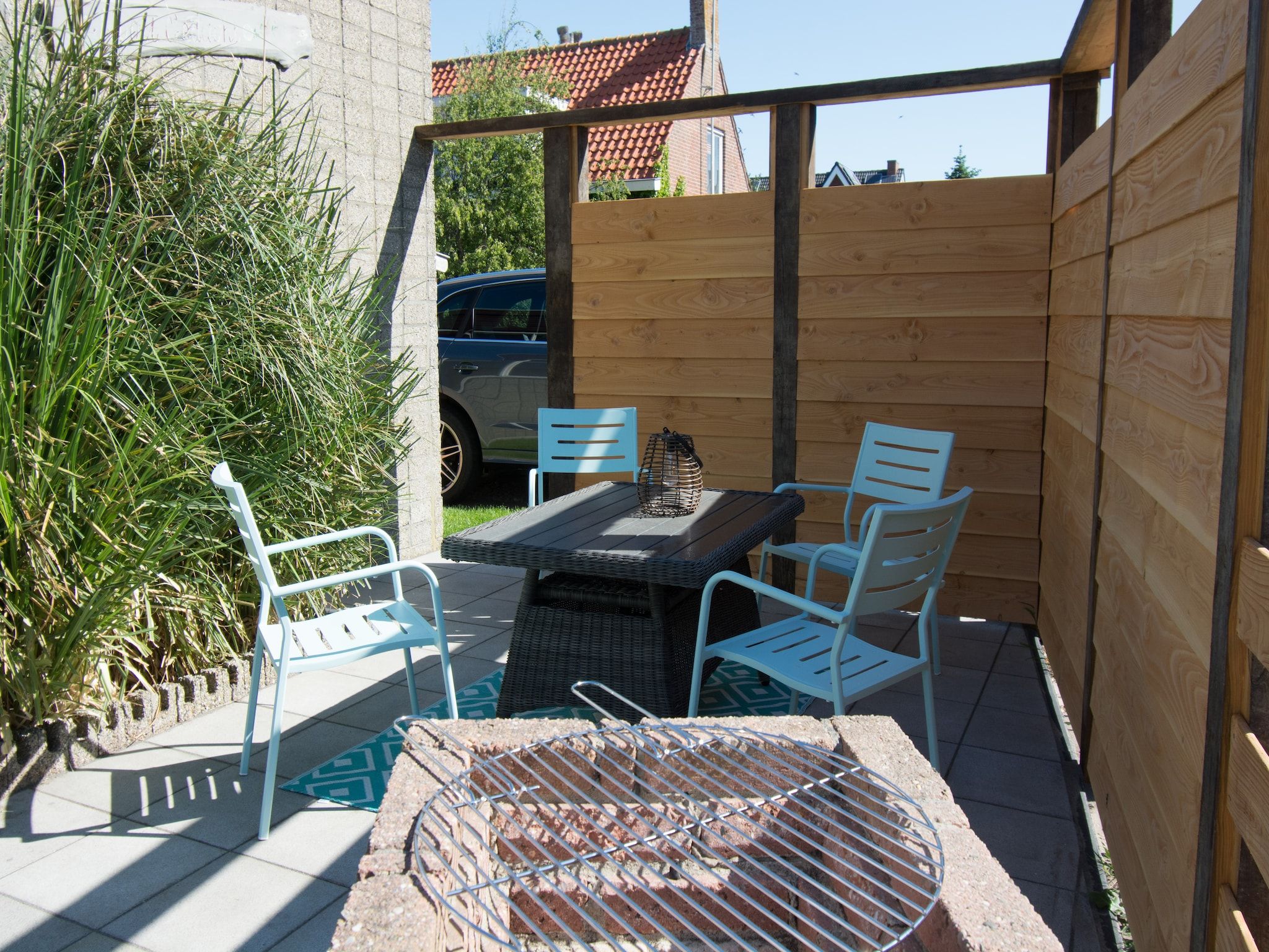 Het terras van Bungalow Mui aan Zee in Petten