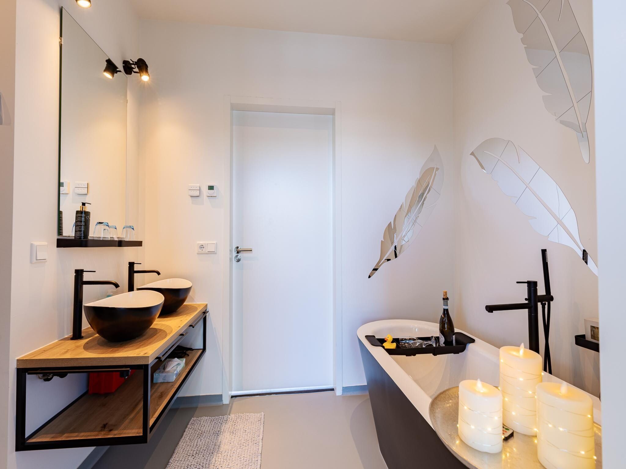 De badkamer van Penthouse at the beach - with balcony | No. 26 - 2 Pers.  | Vista Maris in Sint-Annaland