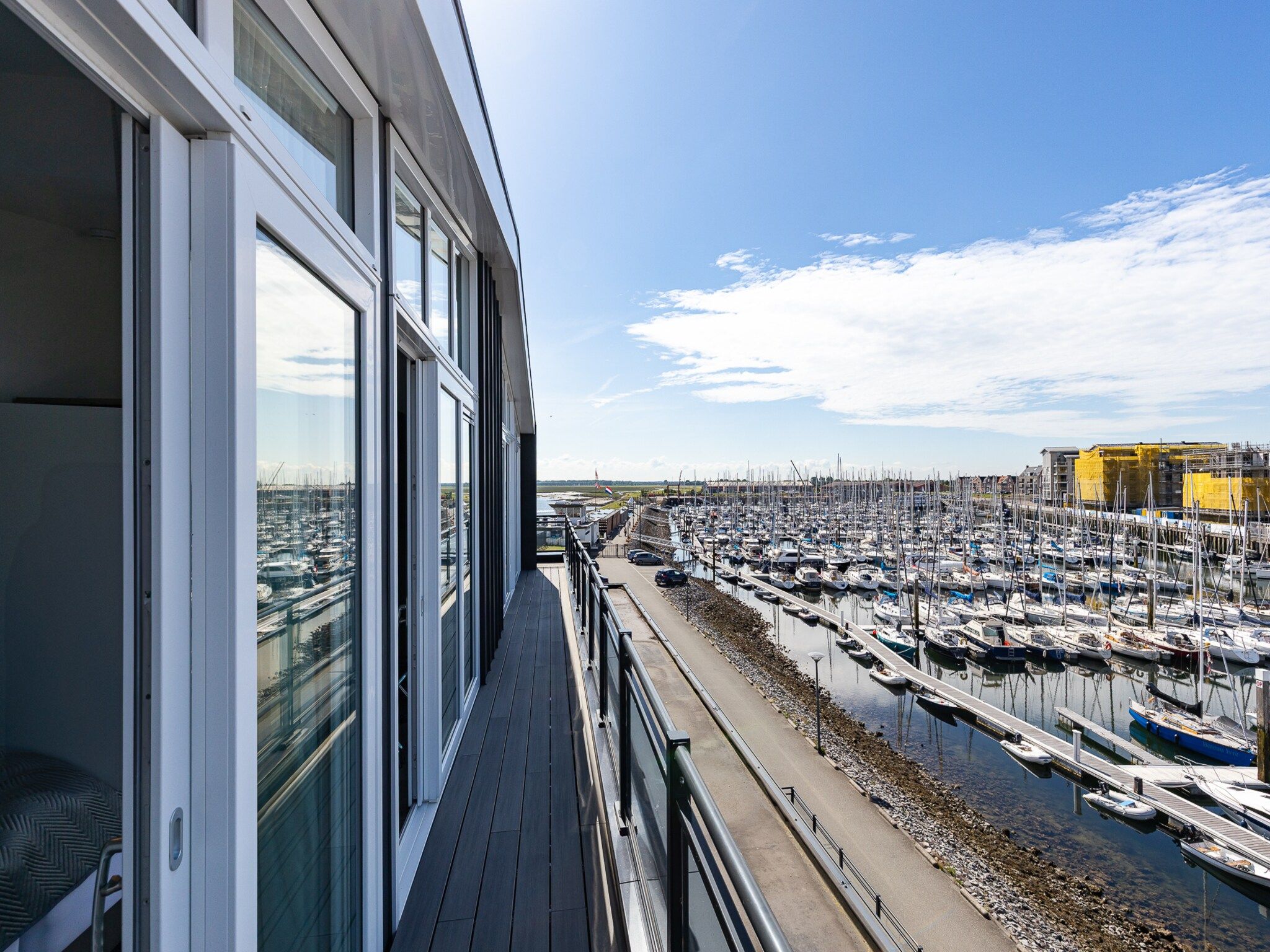De buitenkant van Penthouse at the beach - with balcony | No. 26 - 2 Pers.  | Vista Maris in Sint-Annaland