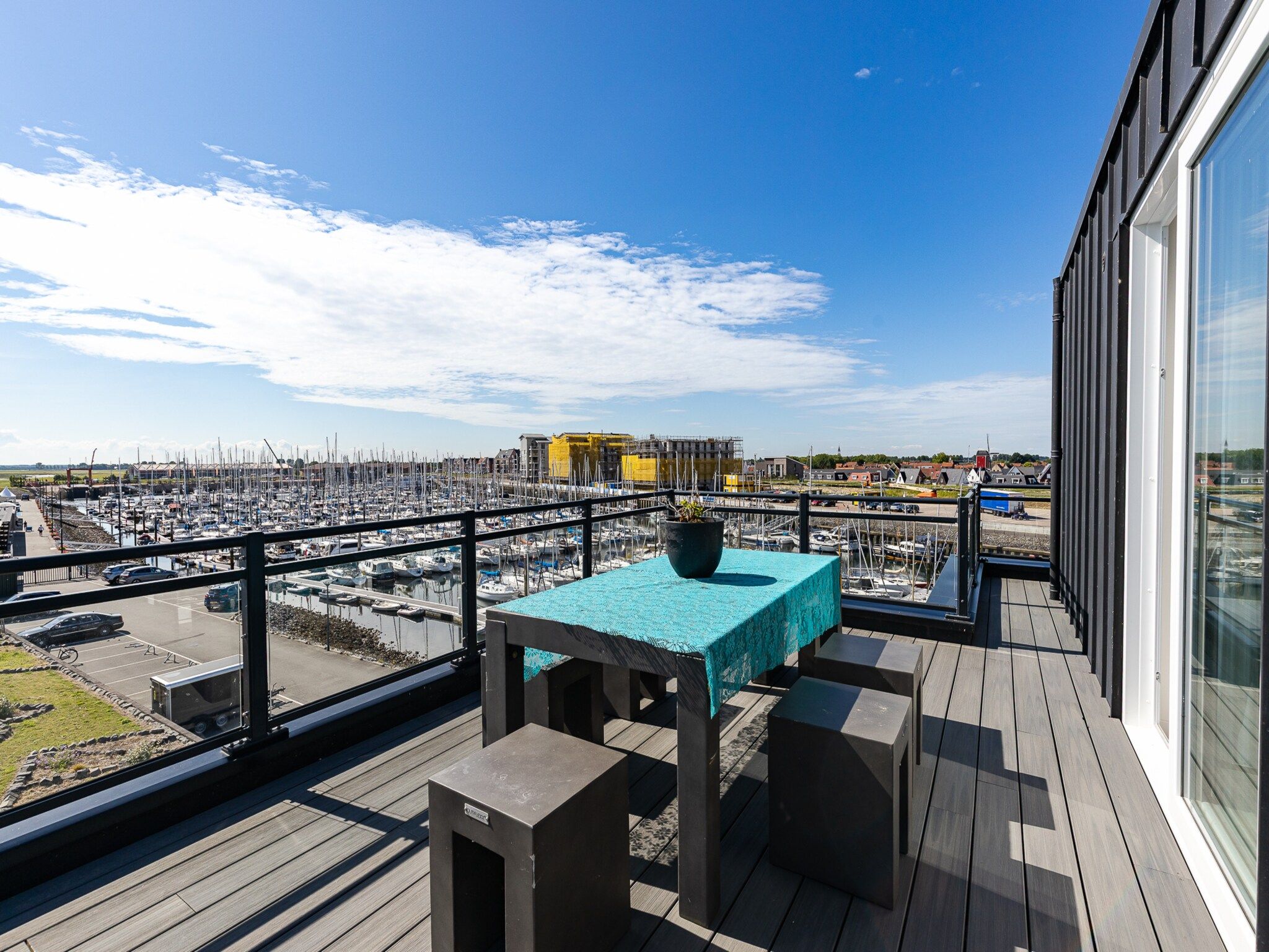 Het terras van Penthouse at the beach - with balcony | No. 26 - 2 Pers.  | Vista Maris in Sint-Annaland