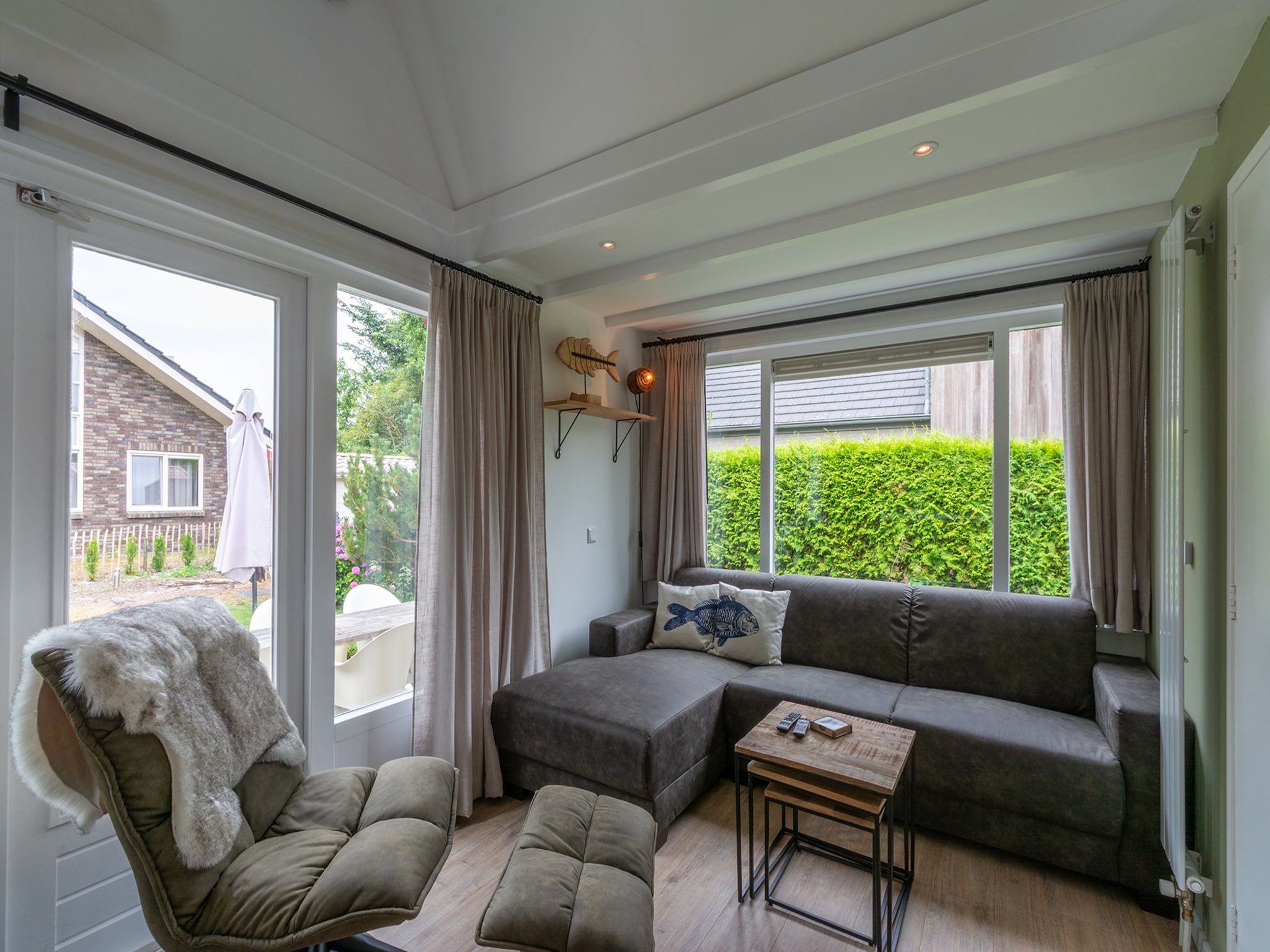 De woonkamer van Duinland 50 in Sint Maartenszee