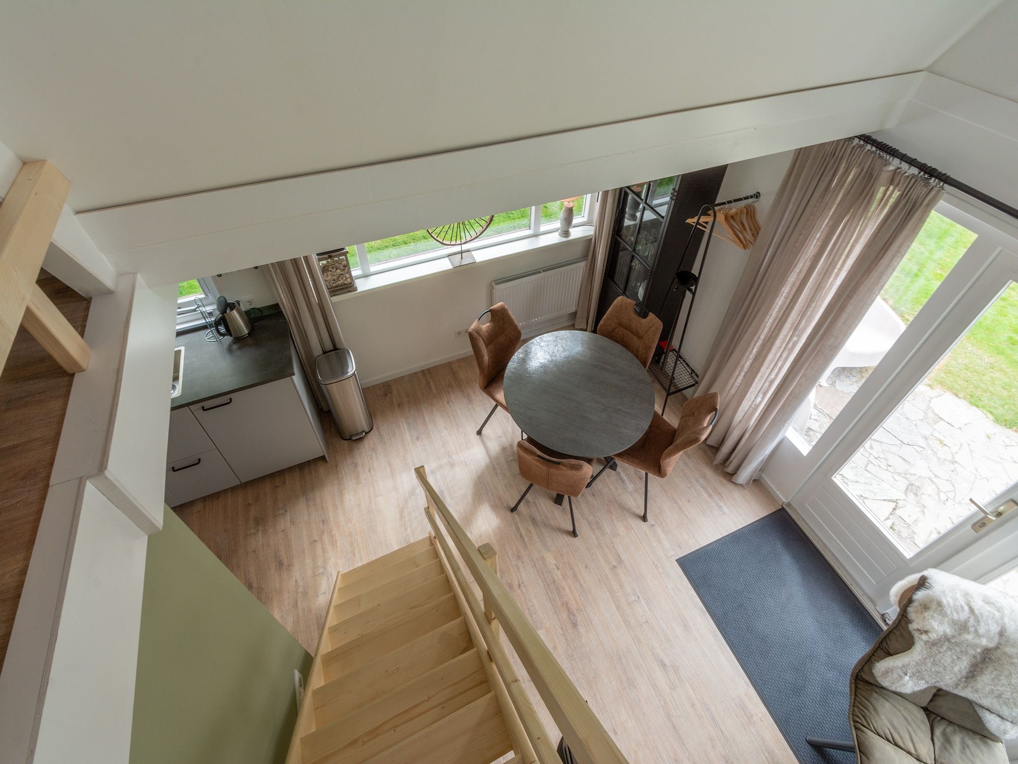 De woonkamer van Duinland 50 in Sint Maartenszee