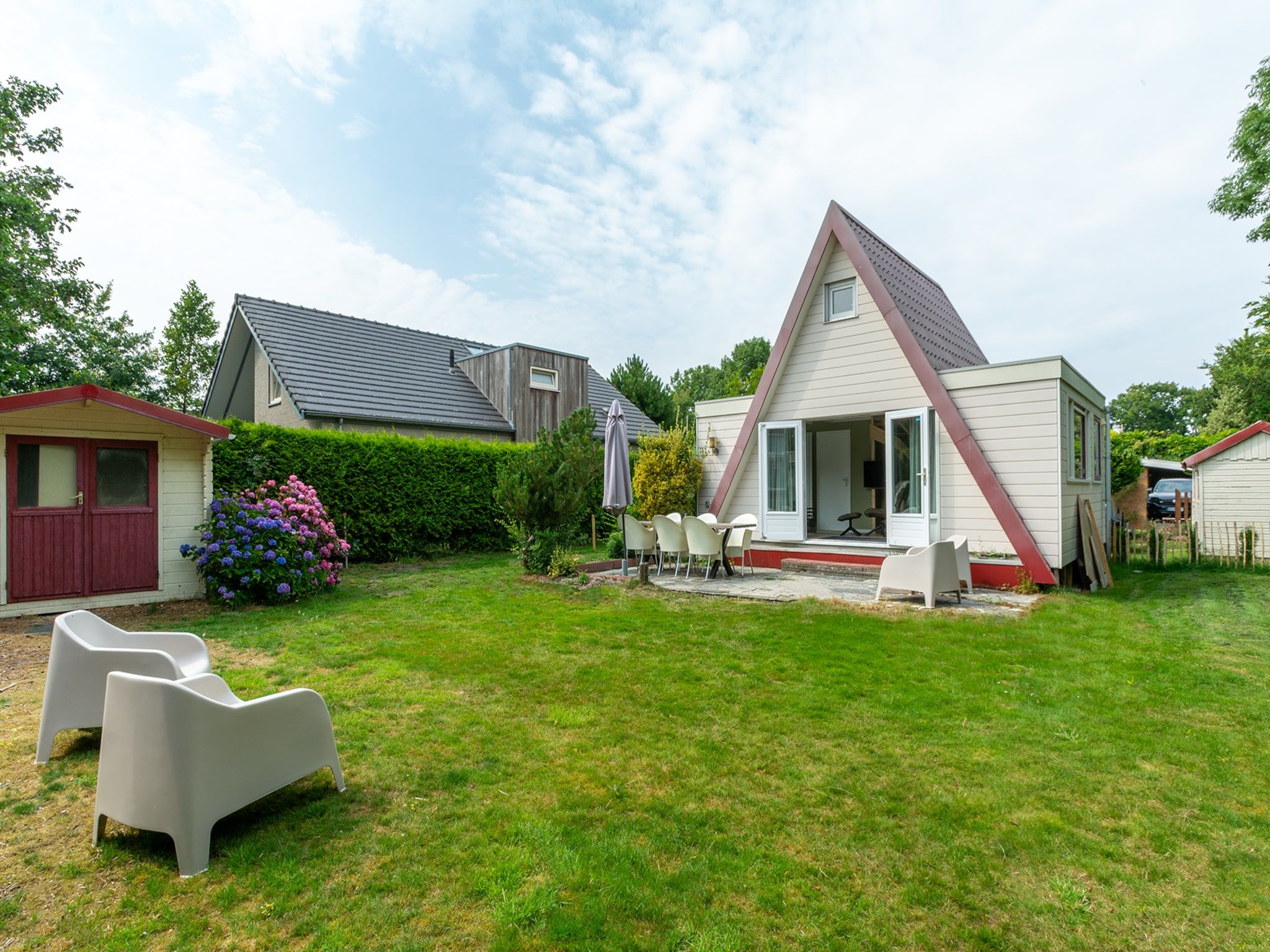 De buitenkant van Duinland 50 in Sint Maartenszee