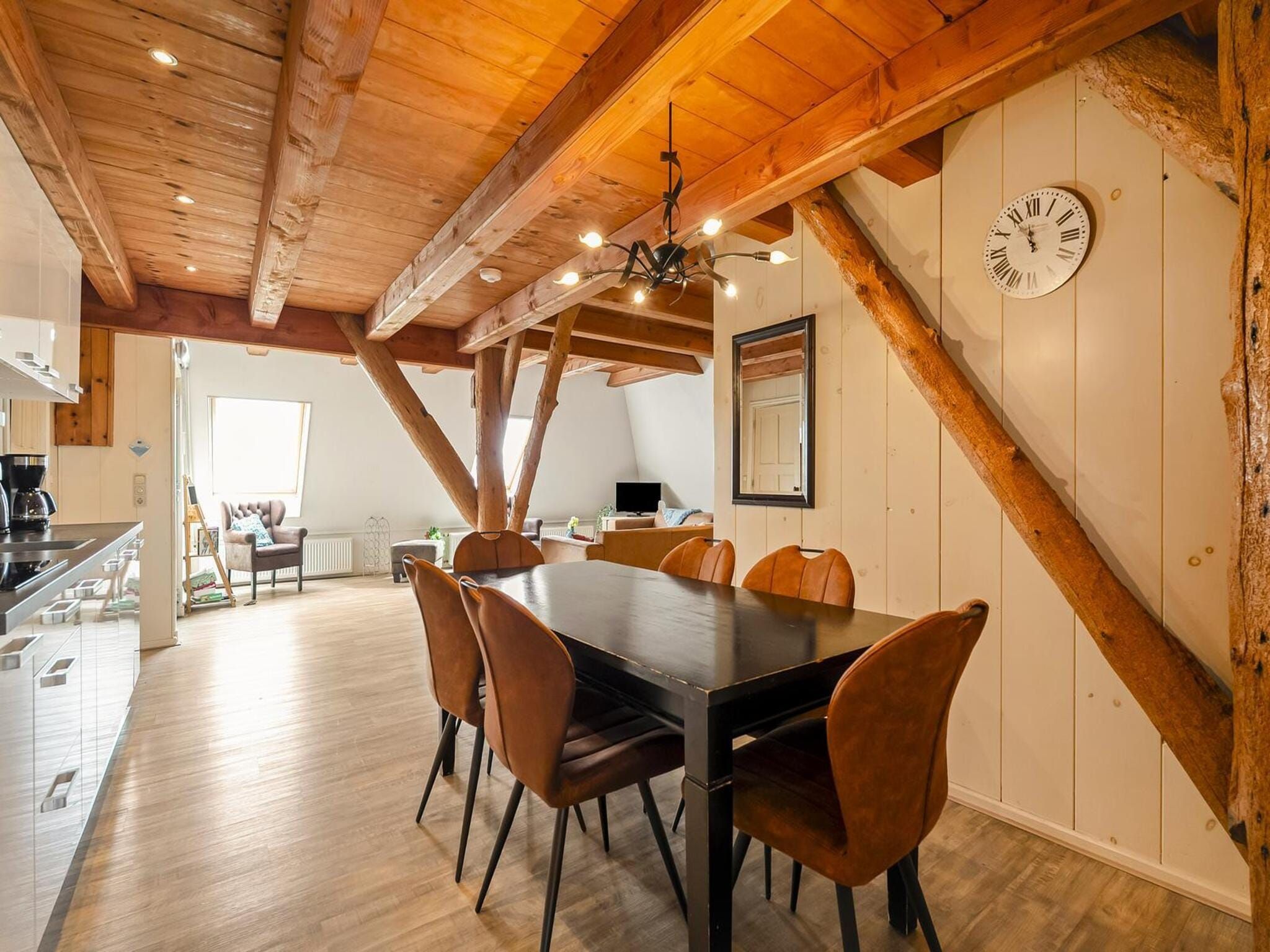 De eetkamer van Appartement Boerderij in Schagen