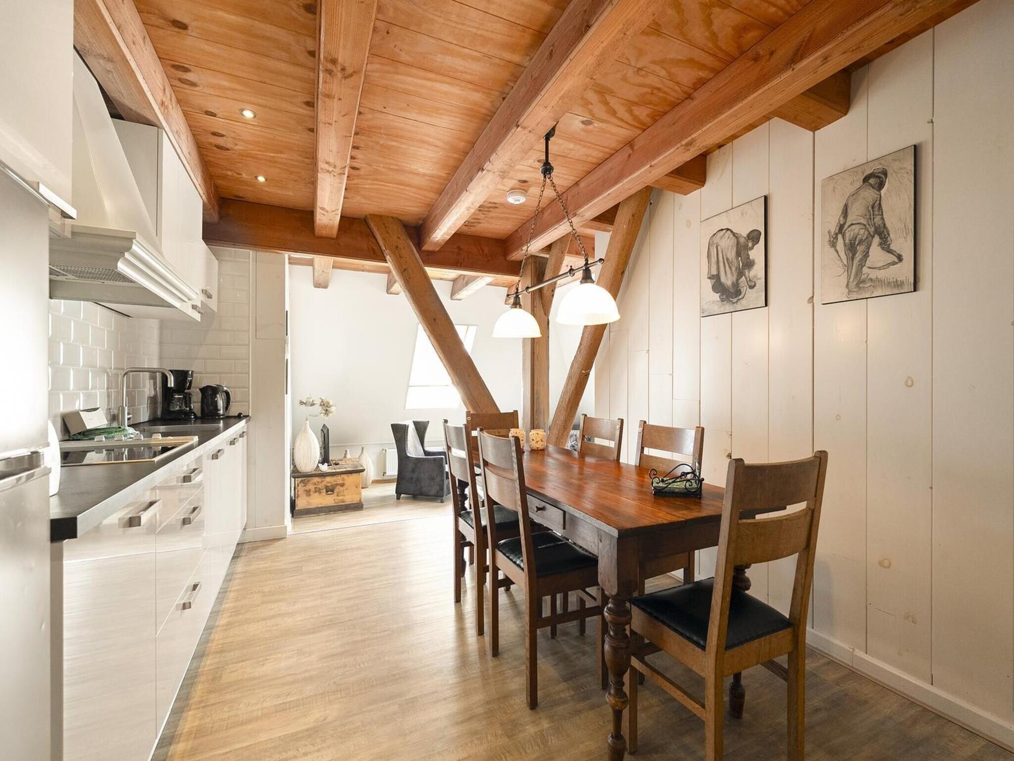 De eetkamer van Appartement Nostalgisch in Schagen