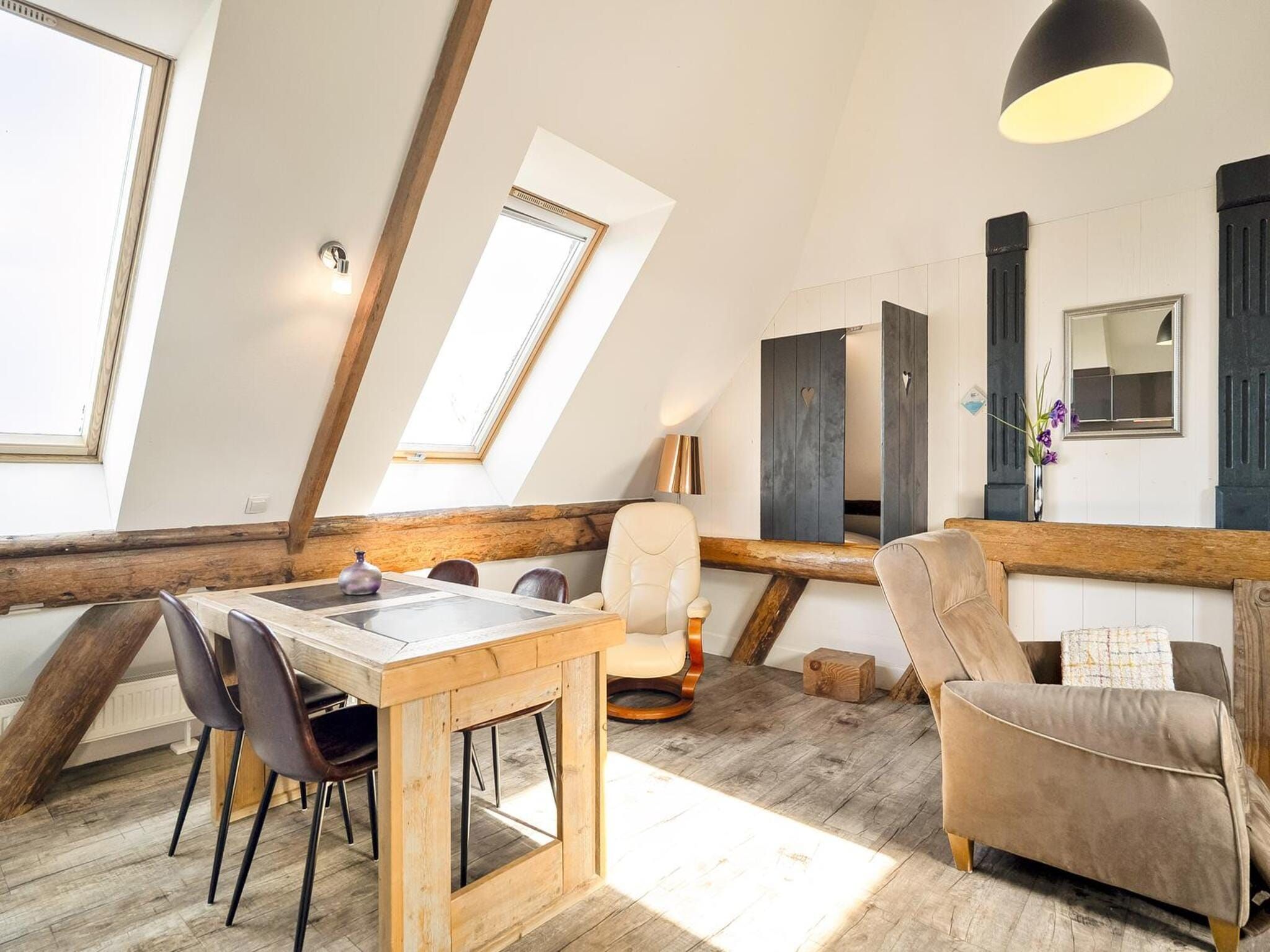 De eetkamer van Appartement Rustiek in Schagen