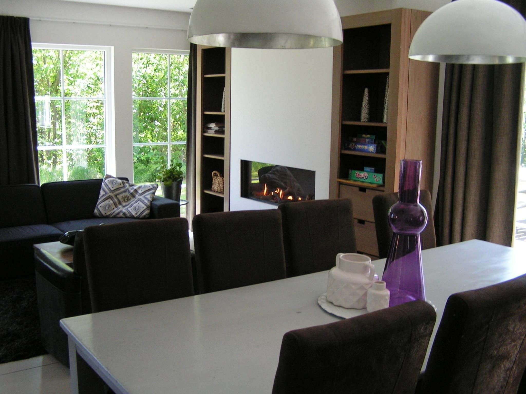 De eetkamer van Villa de Hertog 722 in Baarle-nassau