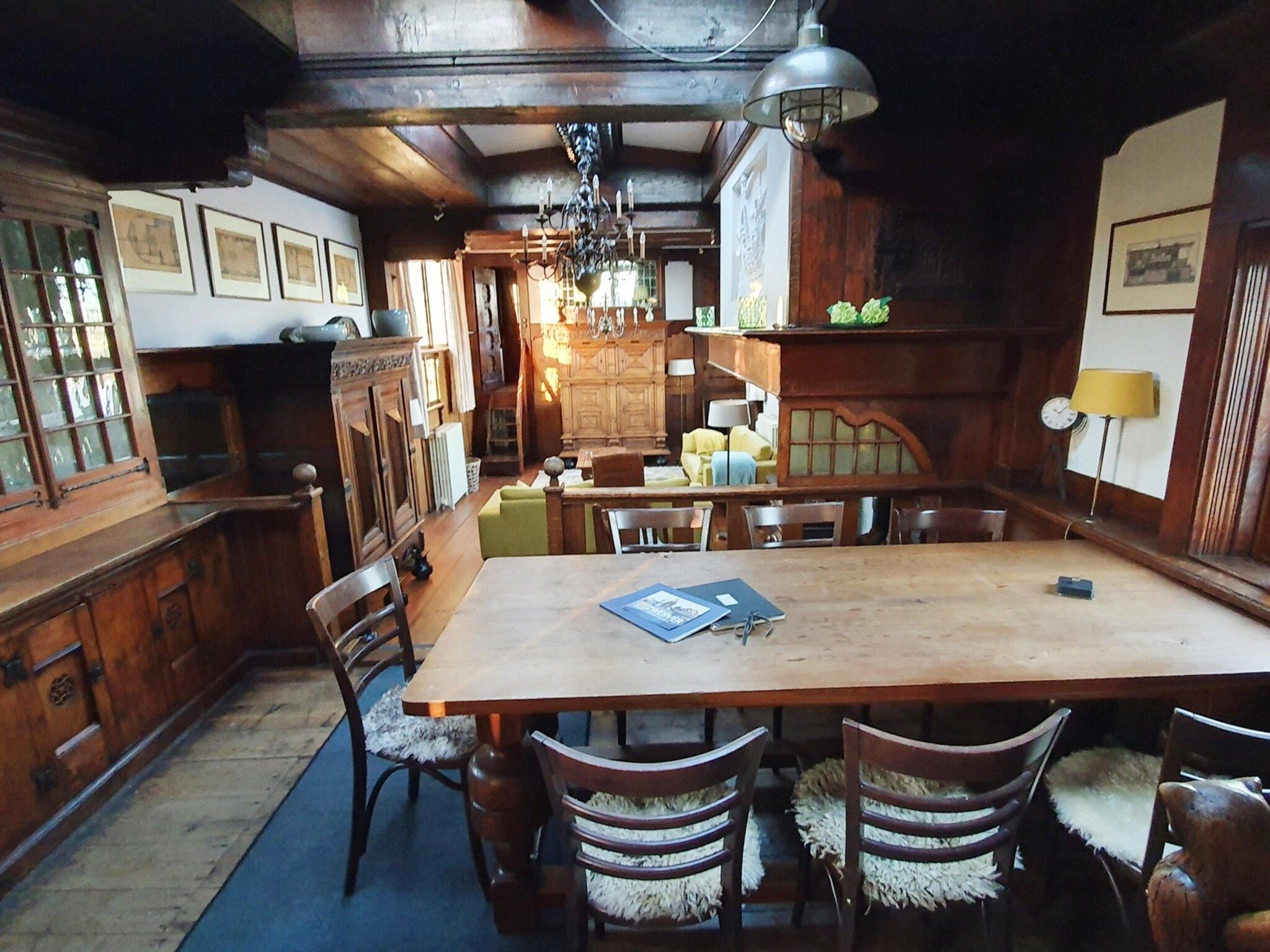 De eetkamer van De Zwerver Naarden in Naarden