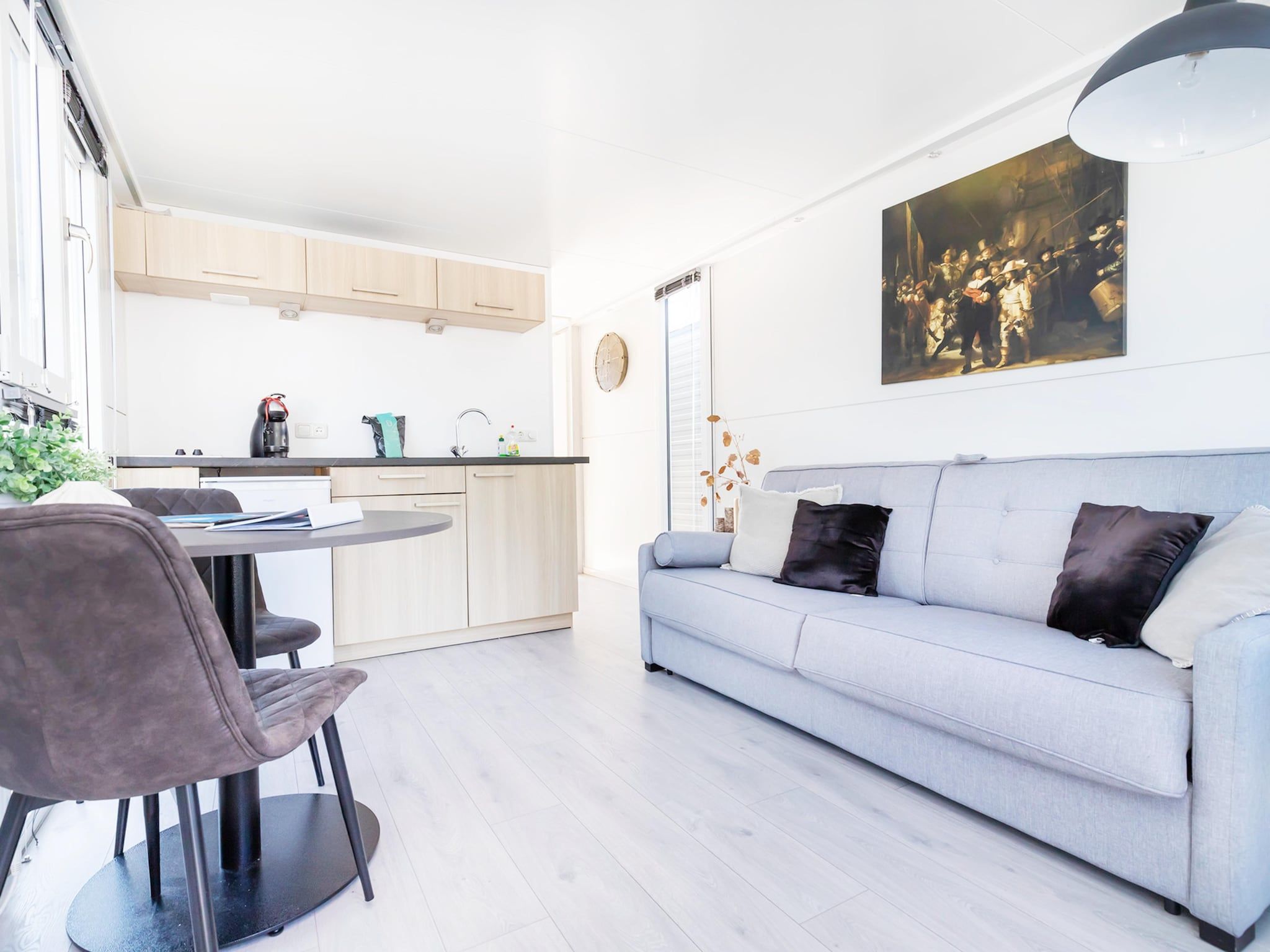 De woonkamer van Havenlodge with roof terrace and balcony (4 pers) in Amsterdam in Amsterdam