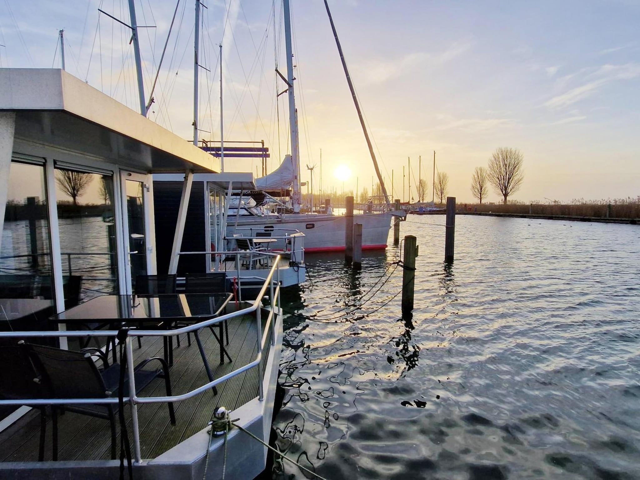 De buitenkant van Havenlodge with roof terrace and balcony (4-6 pers) Lelystad in Lelystad