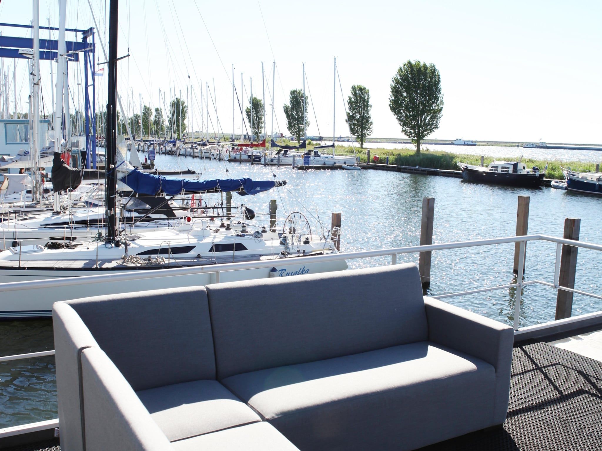 Het terras van Havenlodge with roof terrace and balcony (4-6 pers) Lelystad in Lelystad