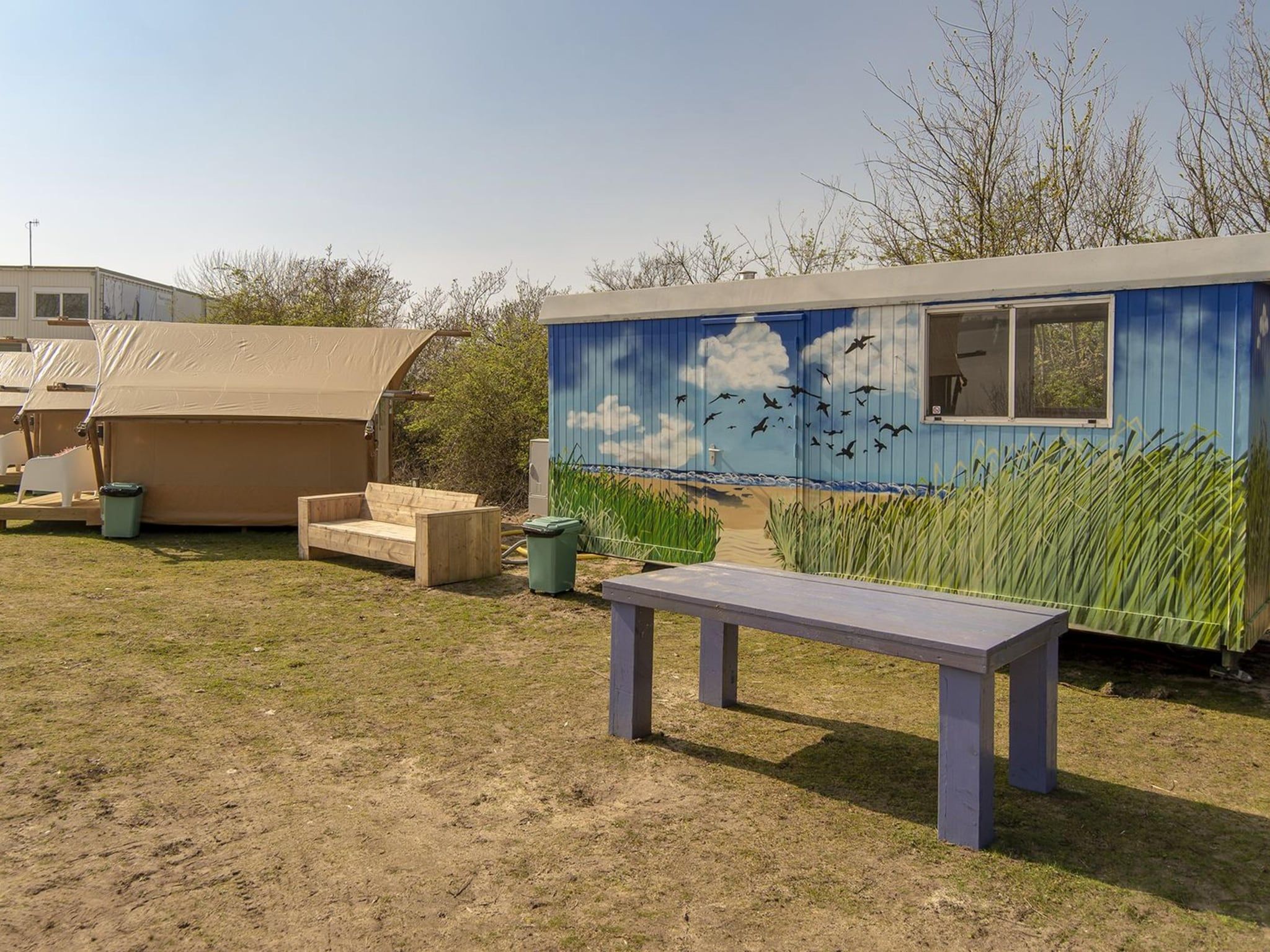 De tuin van Safari Tent 2 people in Almere