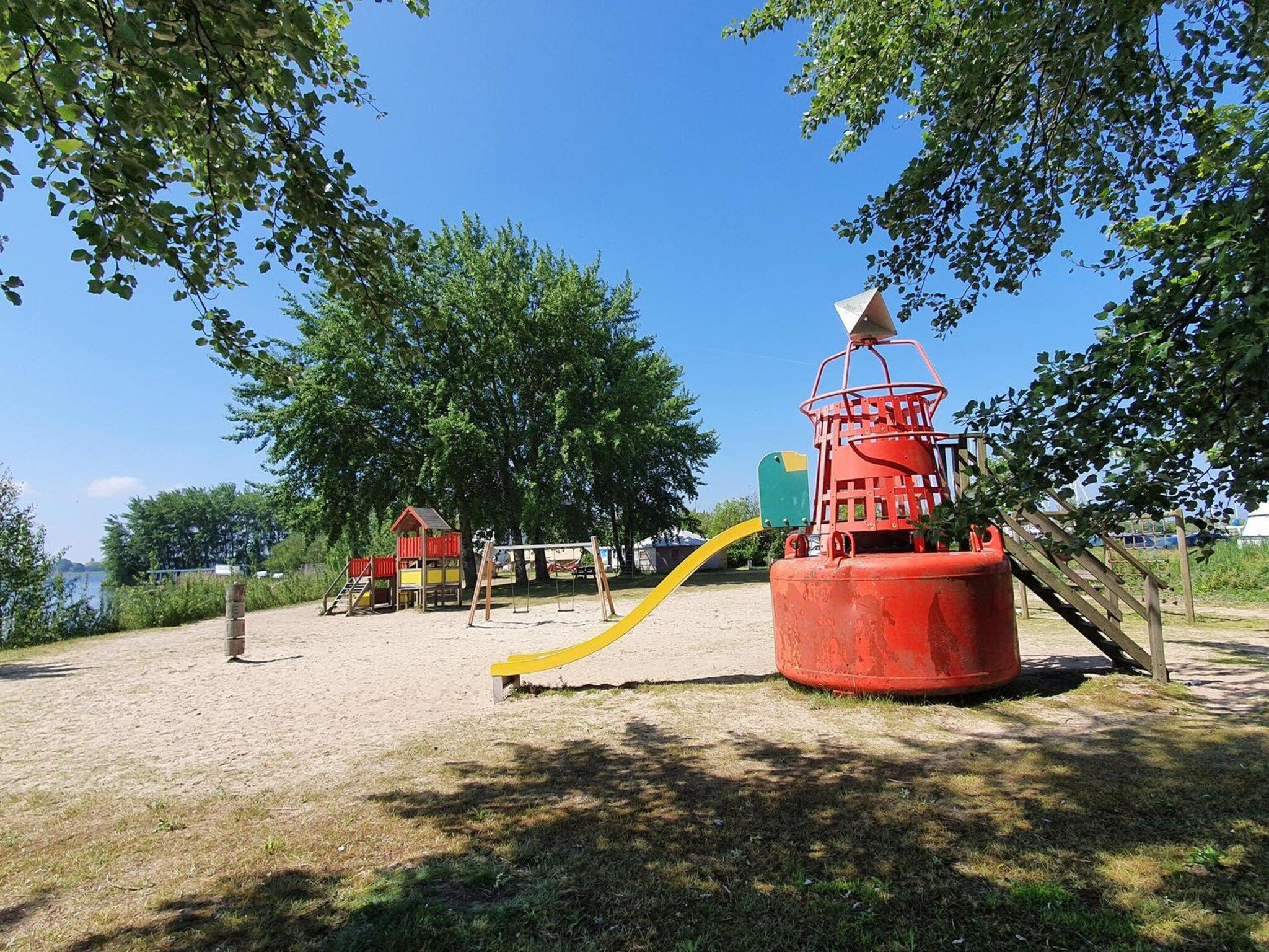 De tuin van Safari Tent 2 people in Almere