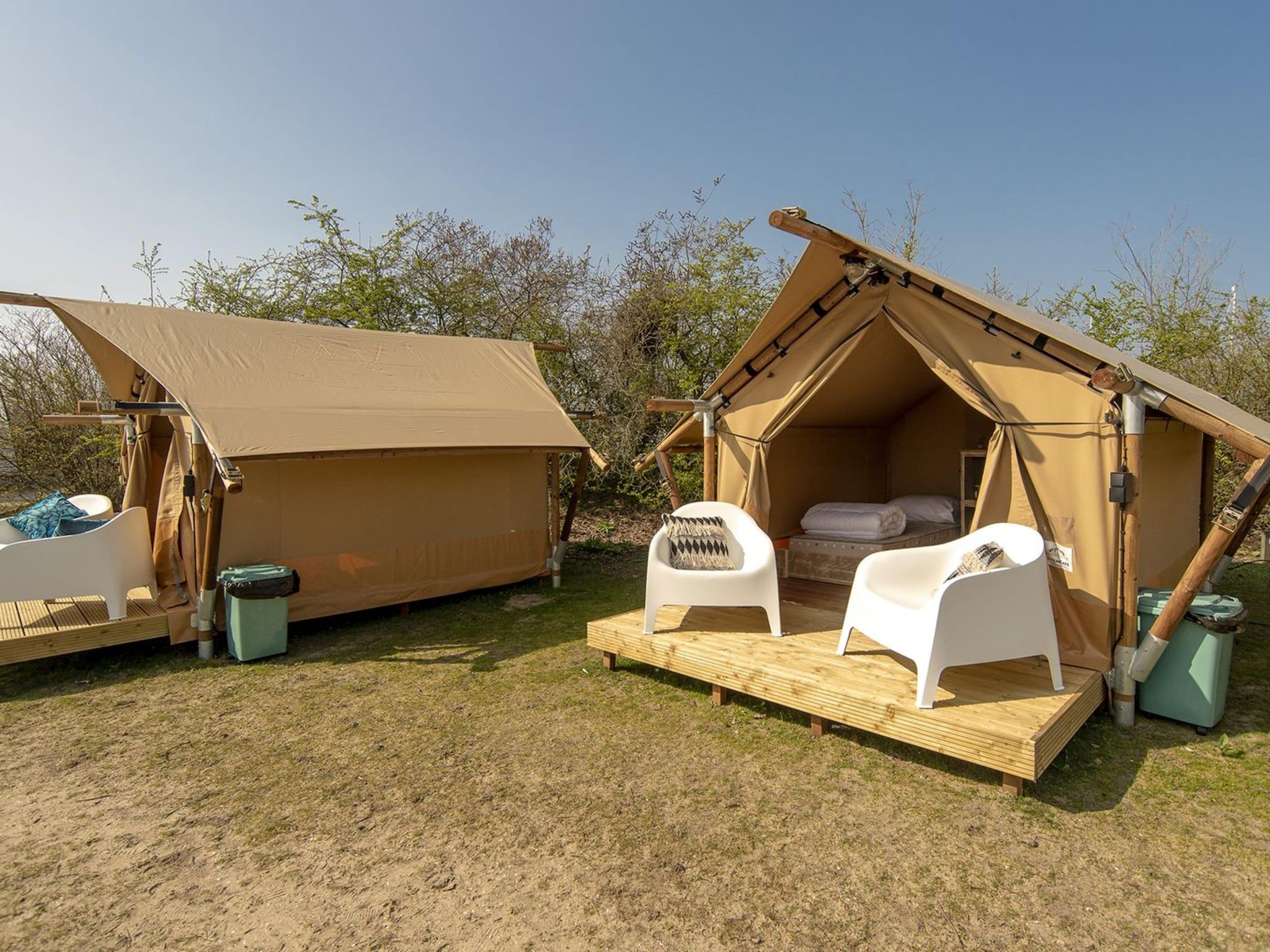 De buitenkant van Safari Tent 2 people in Almere