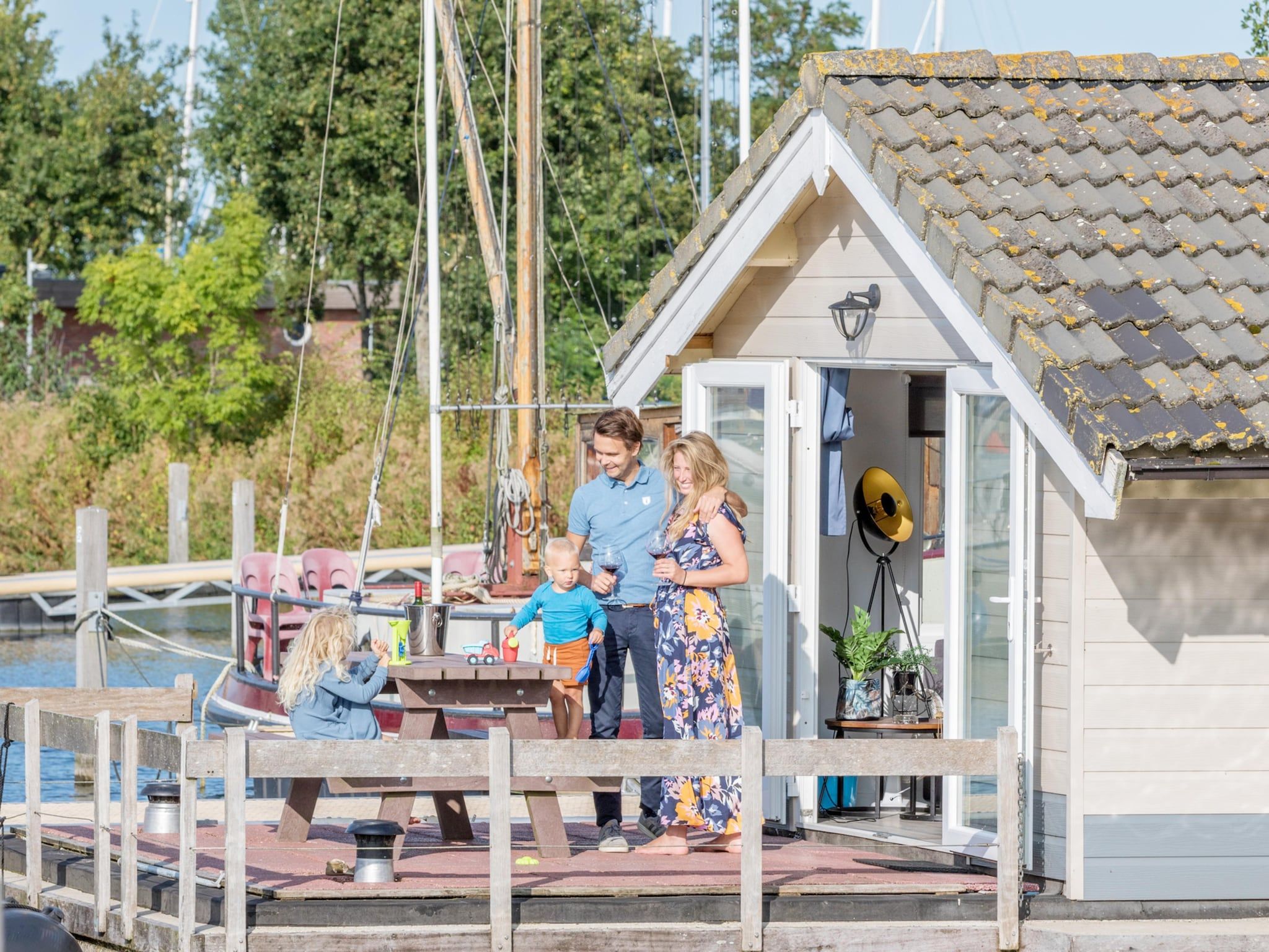 De buitenkant van Chalets in Almere