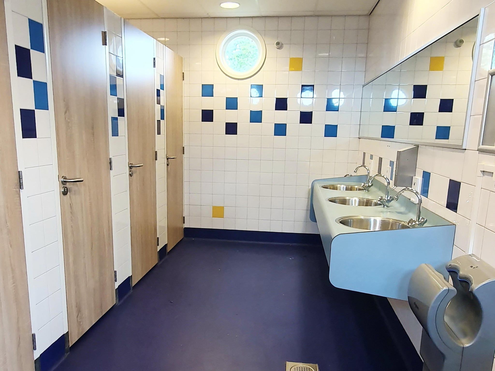 De badkamer van Tiny Wagon two-person (Nr 7-10),by the water in Almere