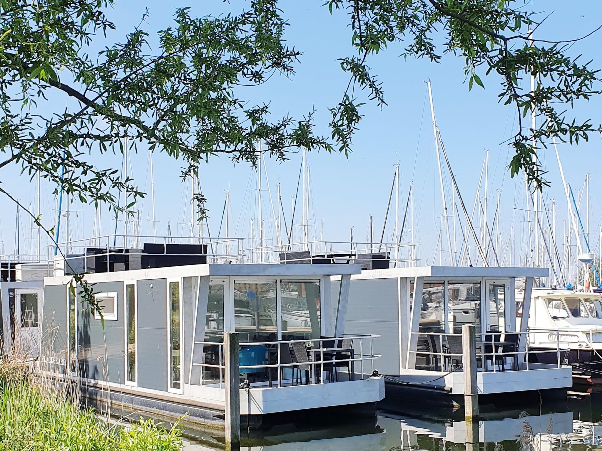 De buitenkant van Havenlodge with roof terrace and balcony (4-6 pers) Almere in Almere