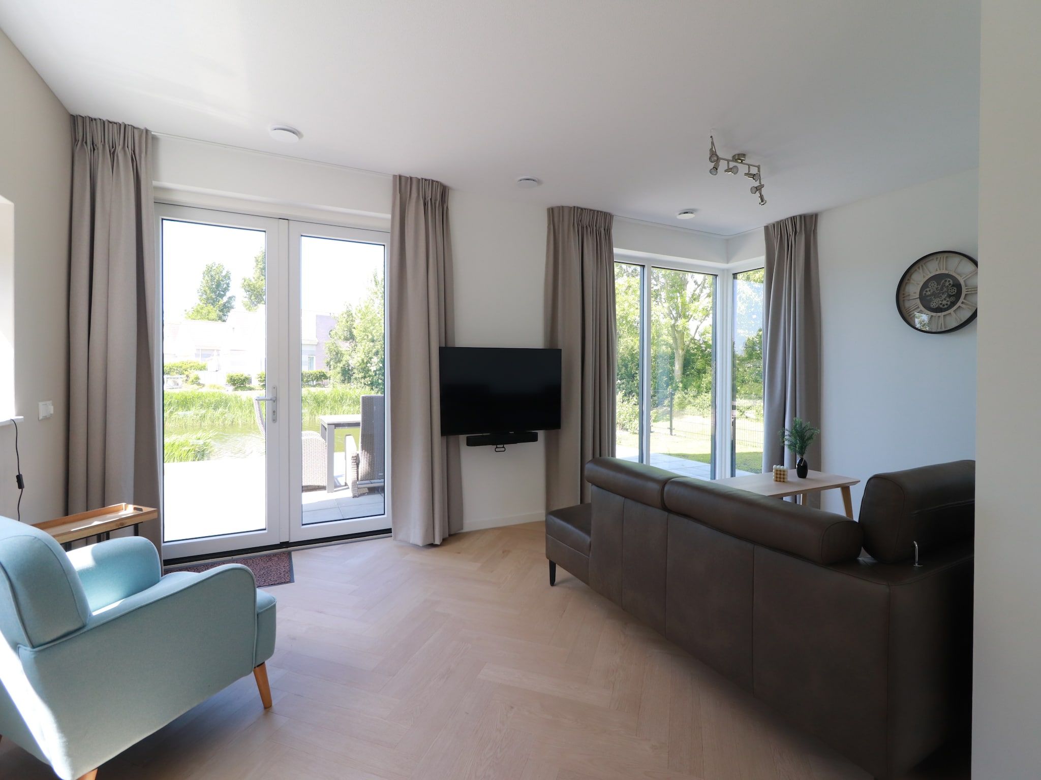 De woonkamer van Solo+ XL - 6 persons in Makkum