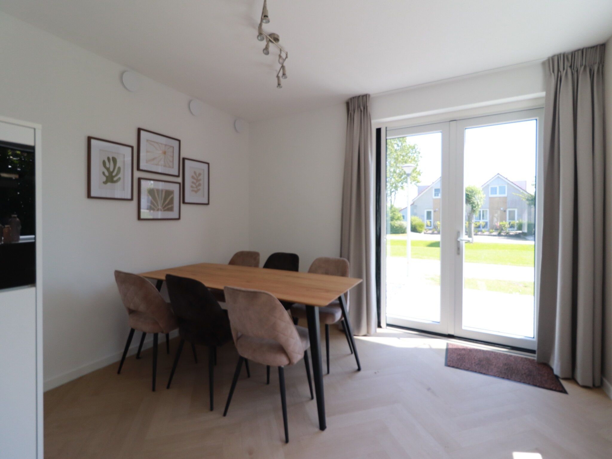 De eetkamer van Solo+ XL - 6 persons in Makkum