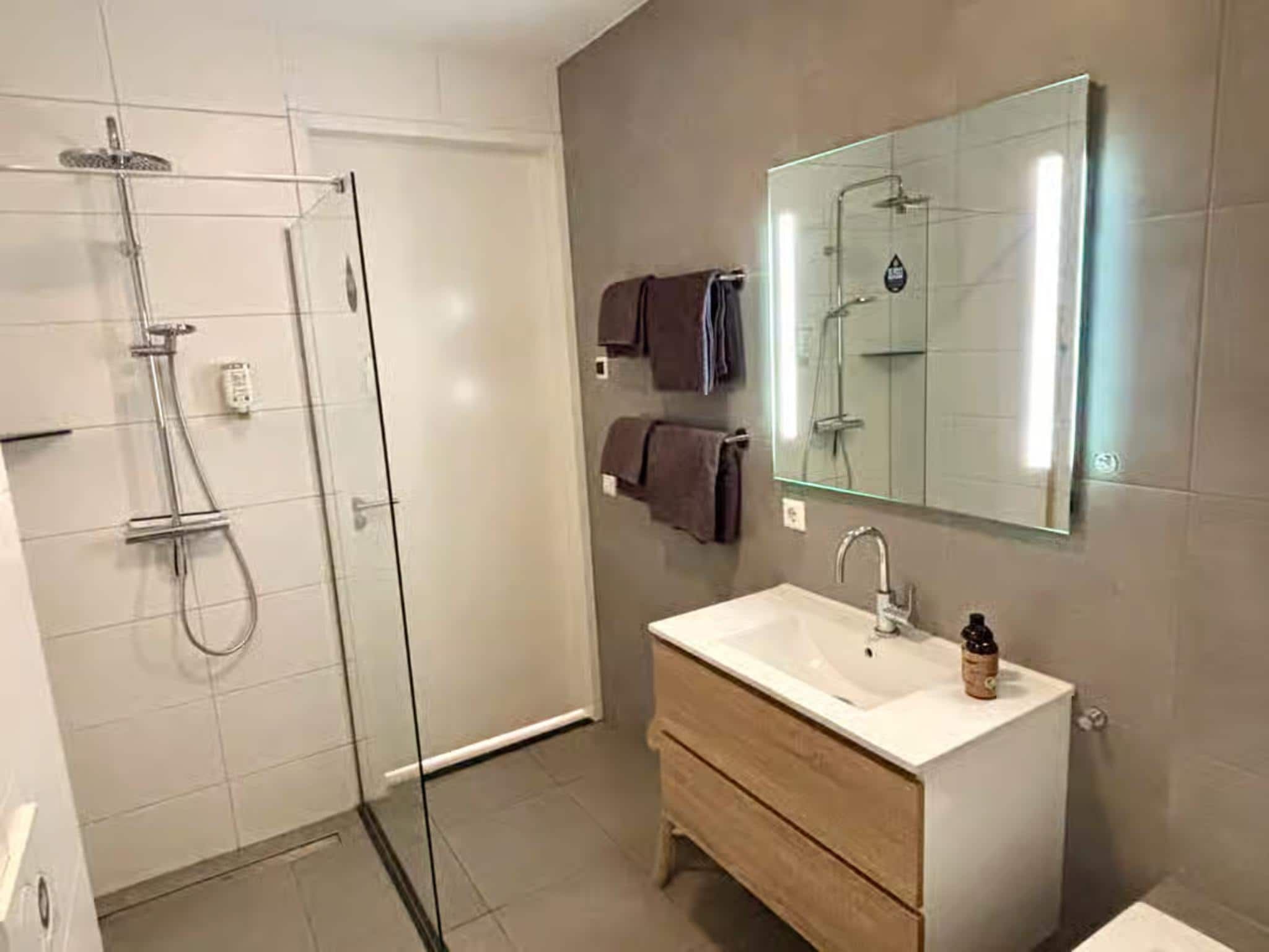 De badkamer van Plein 40 Lodge 5 in Zoutelande