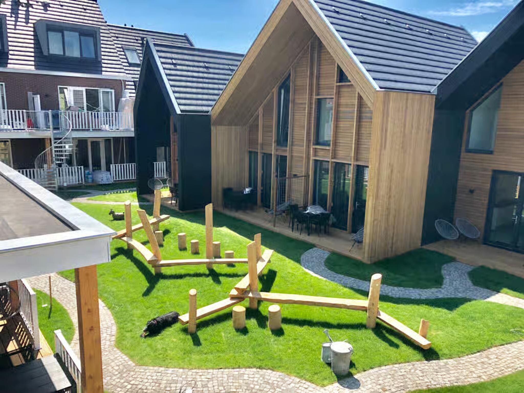 De tuin van Plein 40 Lodge 5 in Zoutelande
