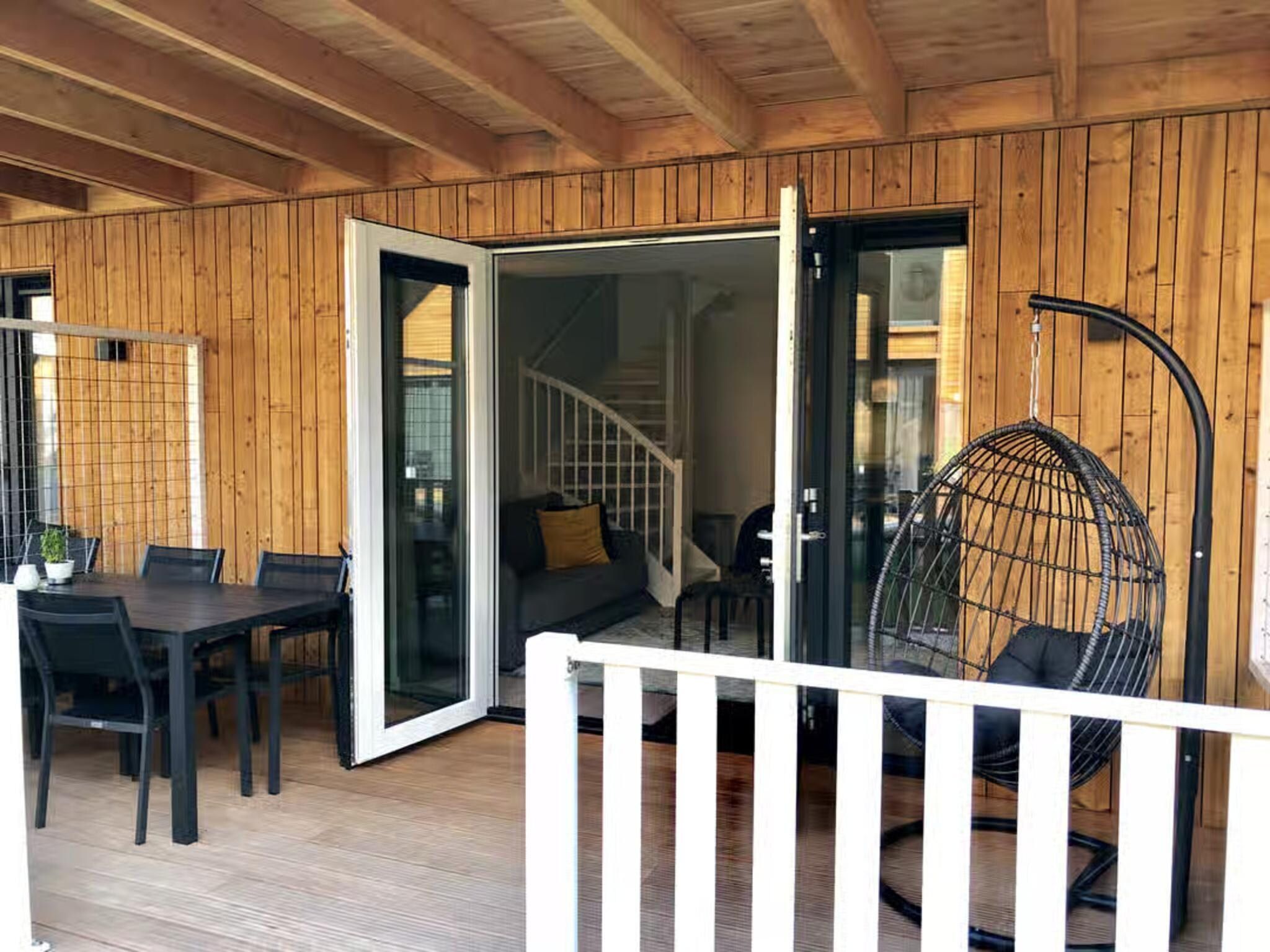Het terras van Plein 40 Lodge 7 in Zoutelande