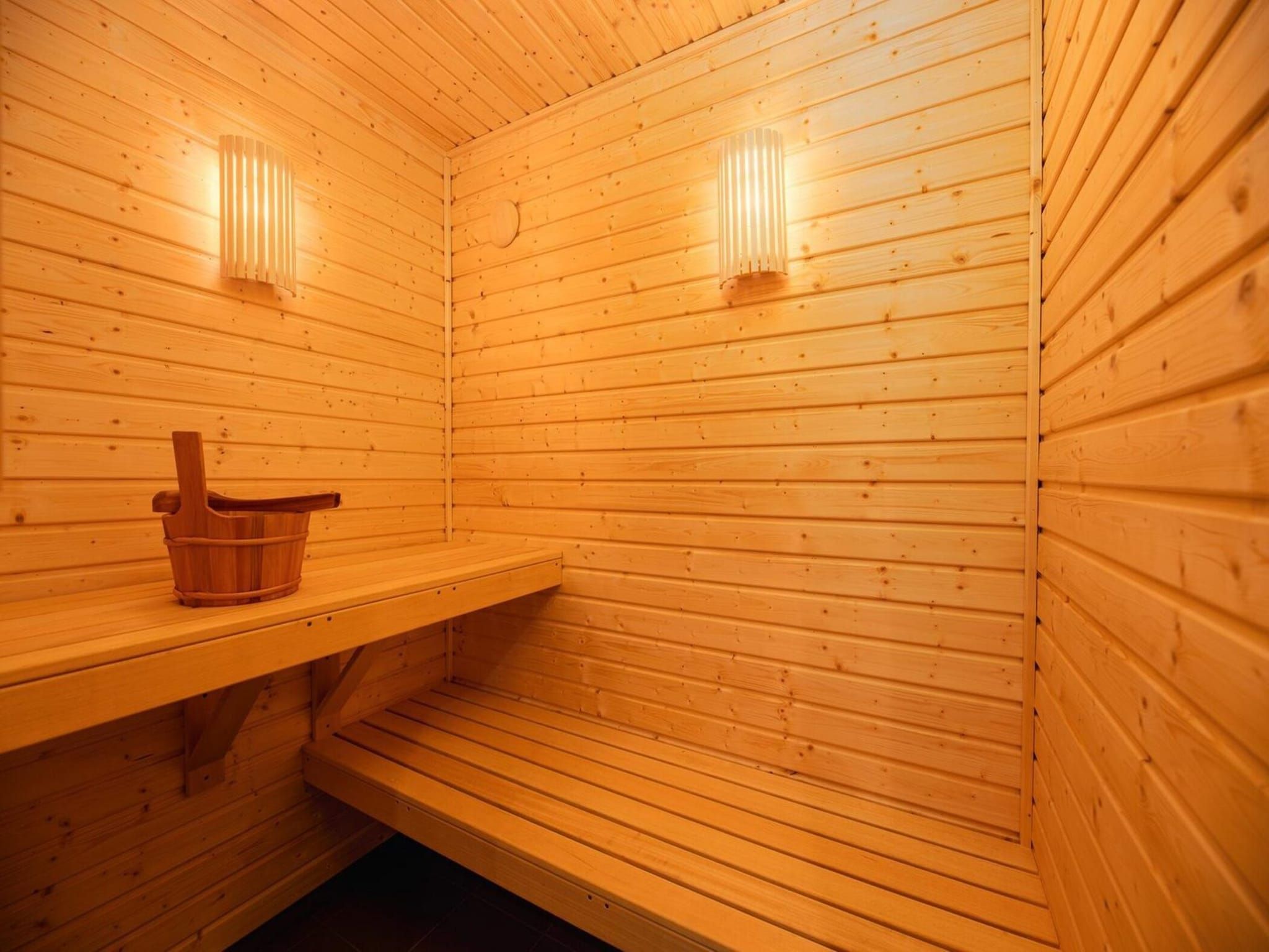 Wellness bij Wellness Lodge | jacuzzi, sauna and sunshower | 2 persons in Rijssen