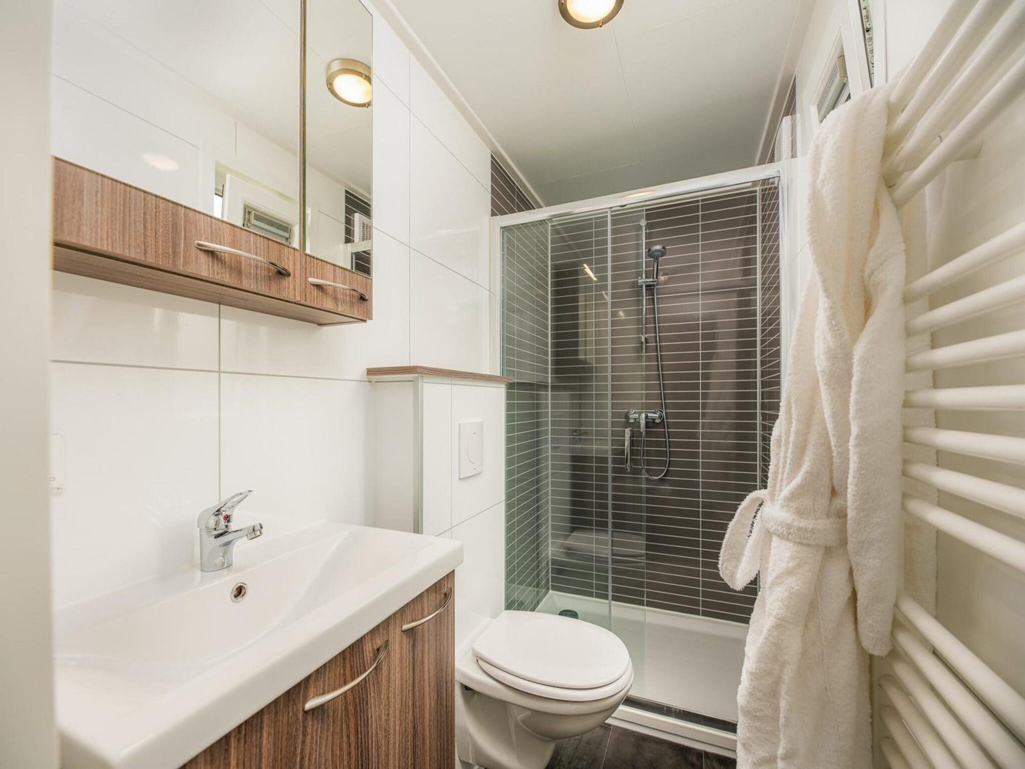 De badkamer van Forest doglodge with enclosed garden I 4 people in Rijssen