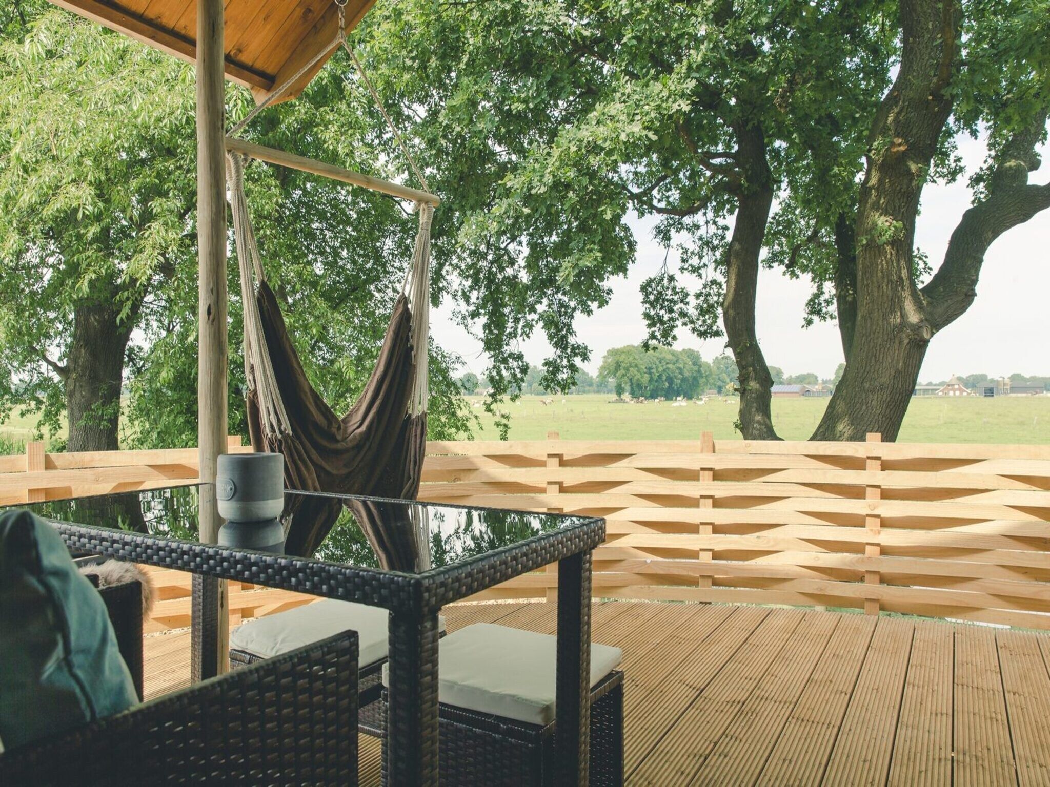 Het terras van Regge Cottage with hot tub | 4 people in Zuna