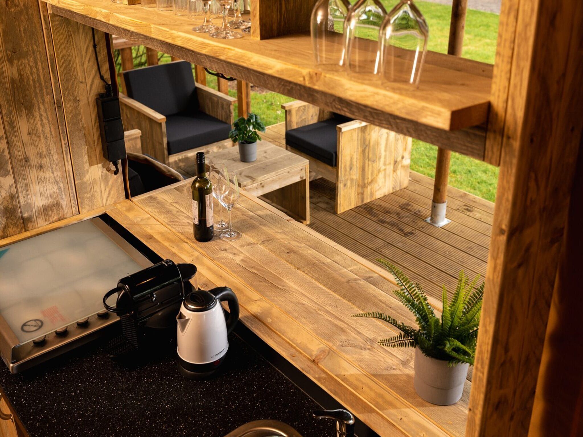 De keuken van Safari tent 'the bartenter' with private sanitary facilities | 5 persons in Zuna
