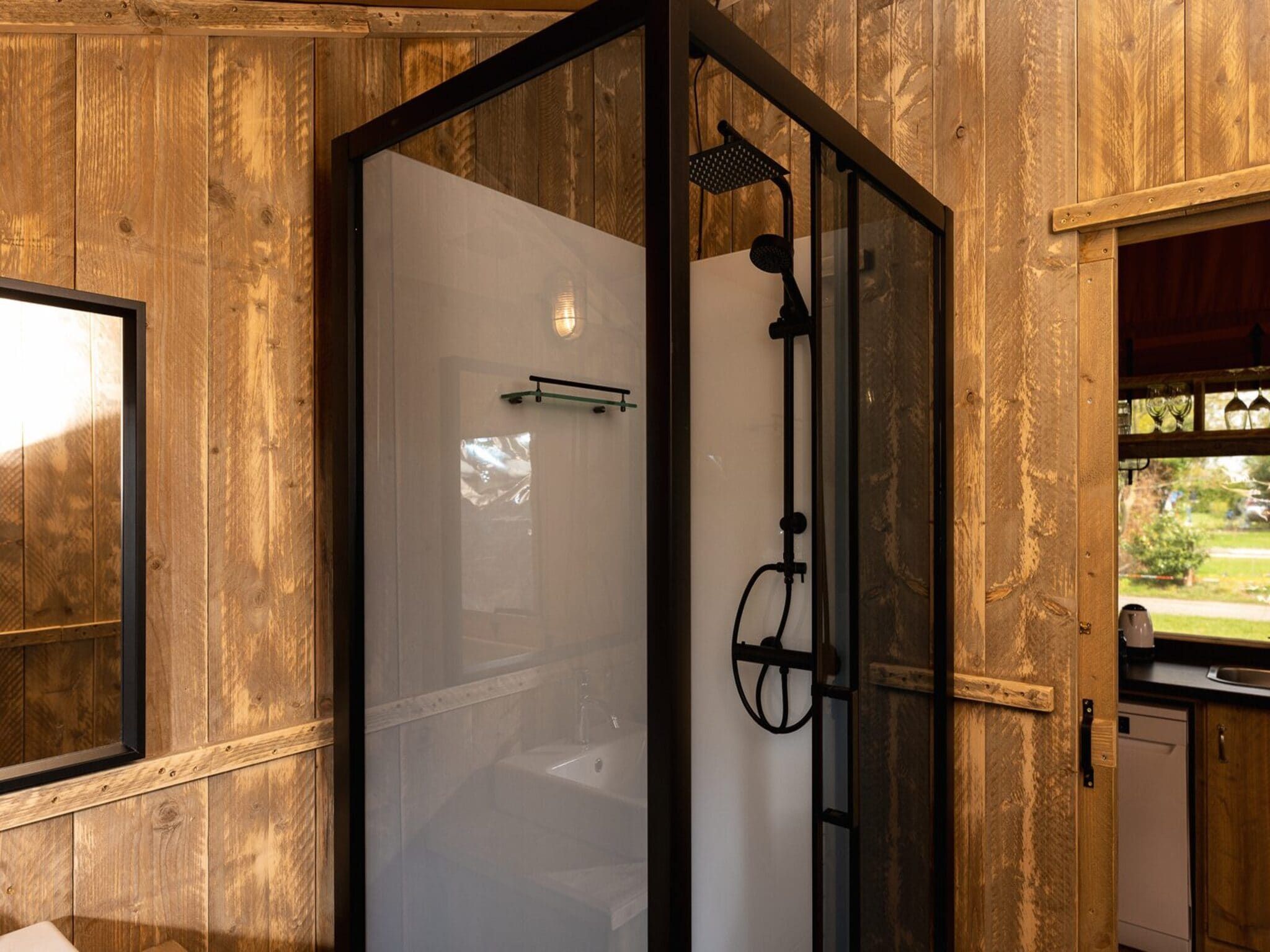 De badkamer van Safari tent 'the bartenter' with private sanitary facilities | 5 persons in Zuna